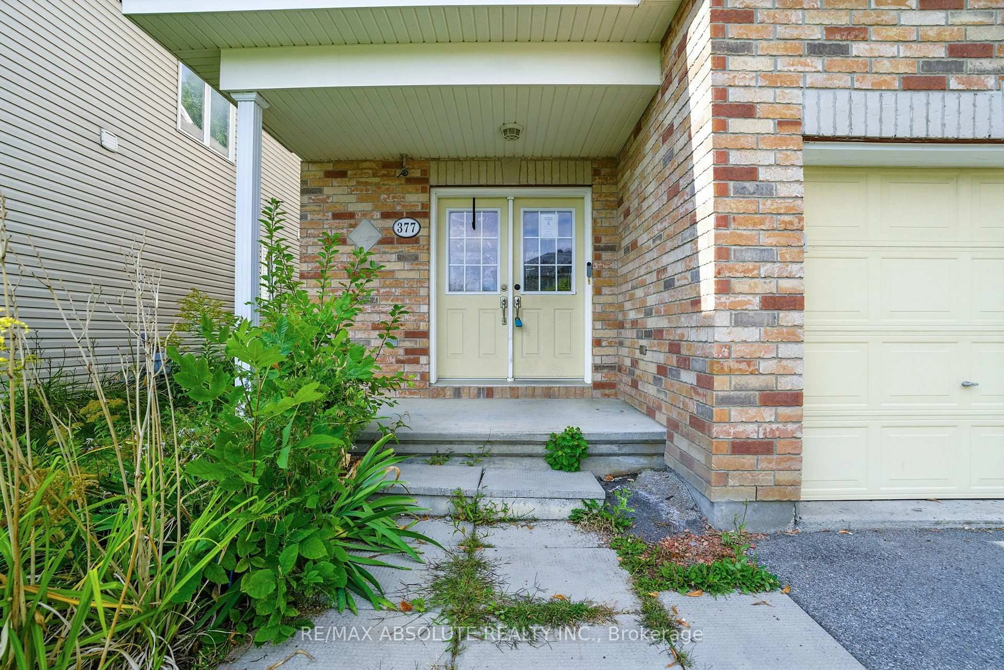 Indoor entryway for 377 Celtic Ridge Cres, Ottawa Ontario K2W 0B5