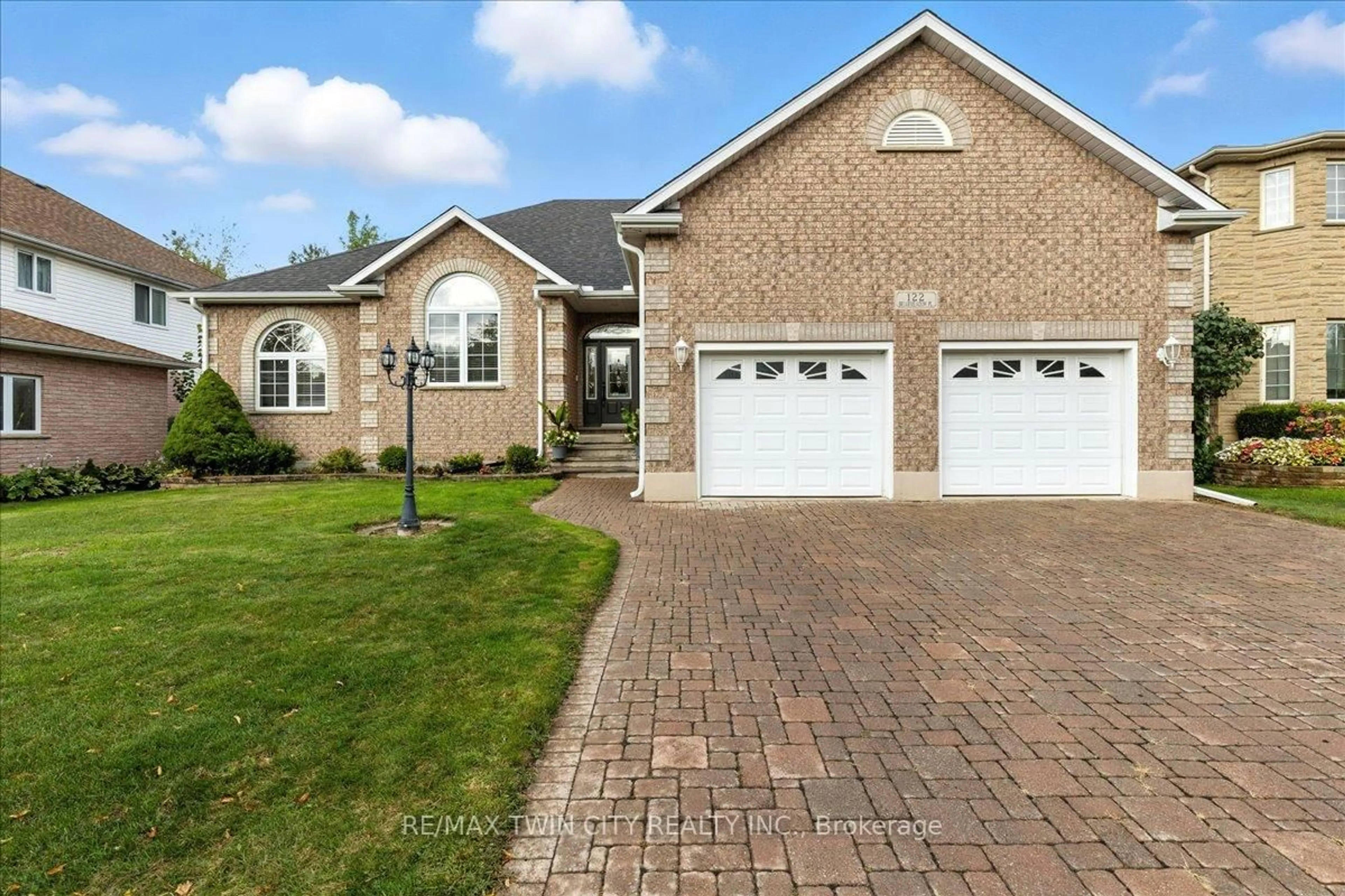 Home with brick exterior material, street for 122 Briarmeadow Pl, Kitchener Ontario N2A 4C6