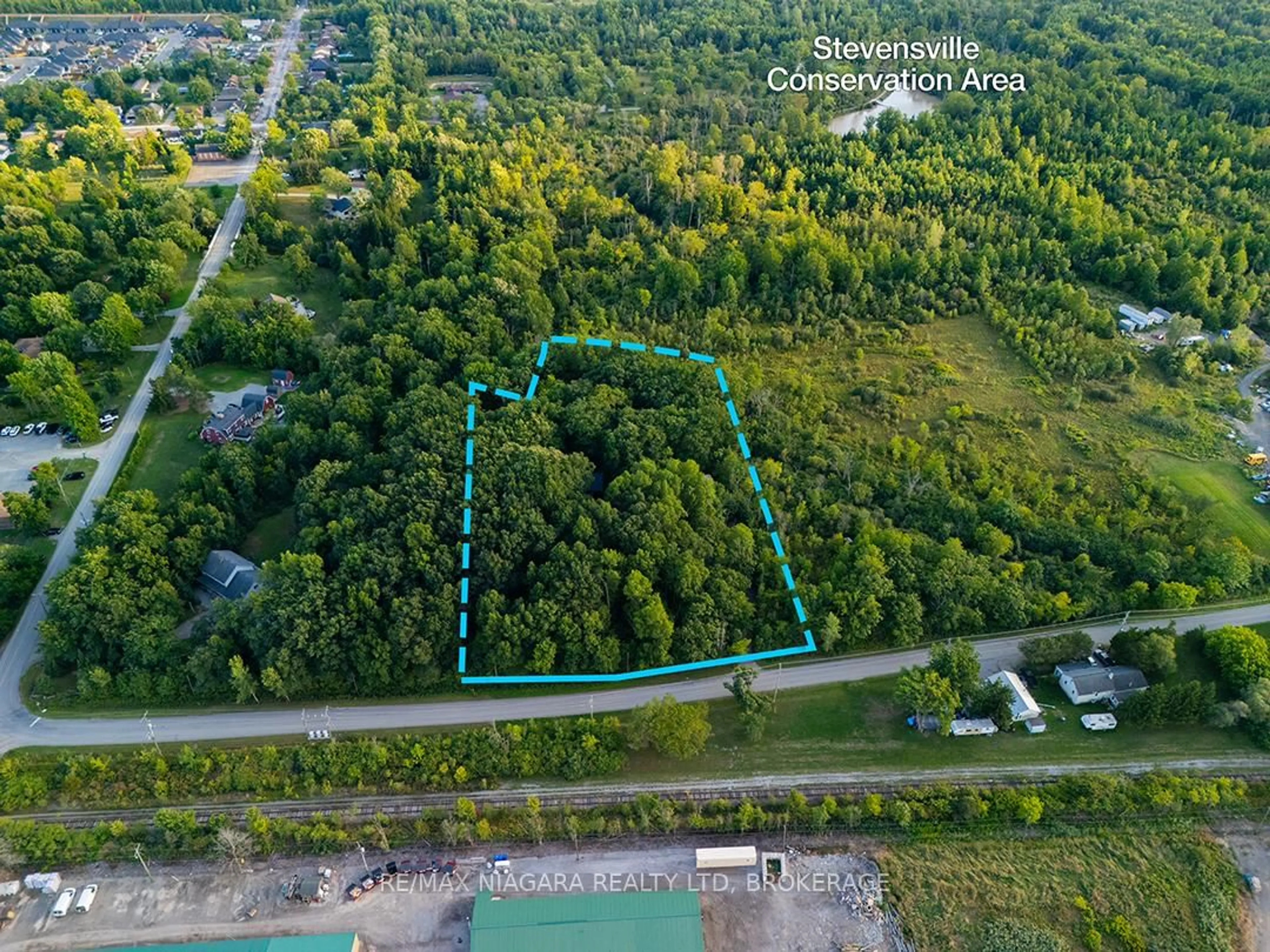 A pic from outside/outdoor area/front of a property/back of a property/a pic from drone, forest/trees view for 4121 Fox Rd, Fort Erie Ontario L0S 1S0