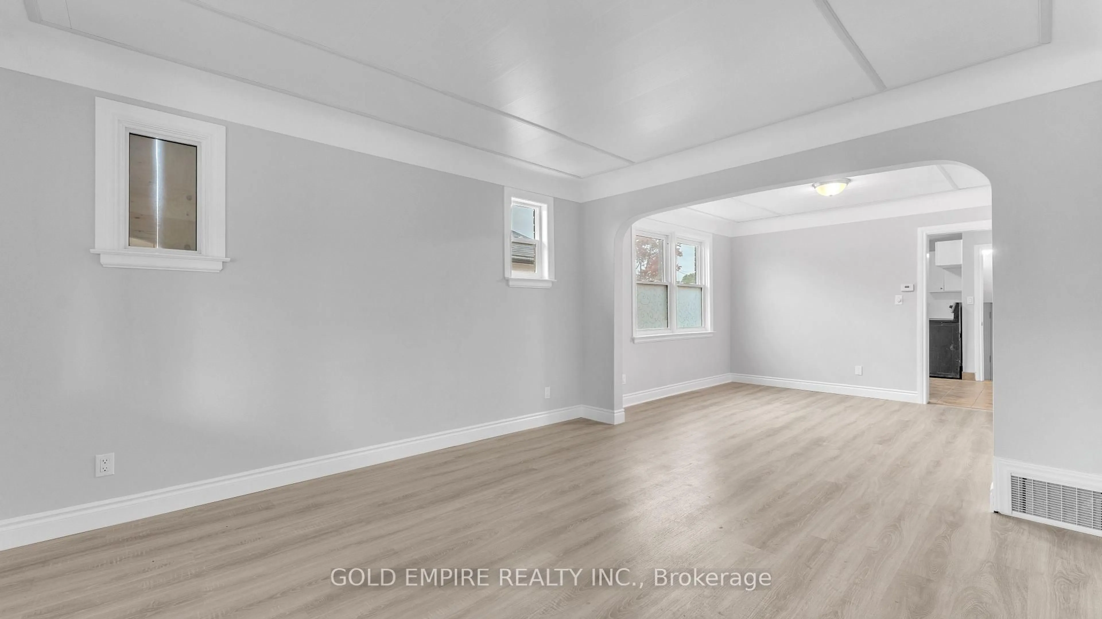 A pic of a room for 908 Trafalgar St, London East Ontario N5Z 1G2