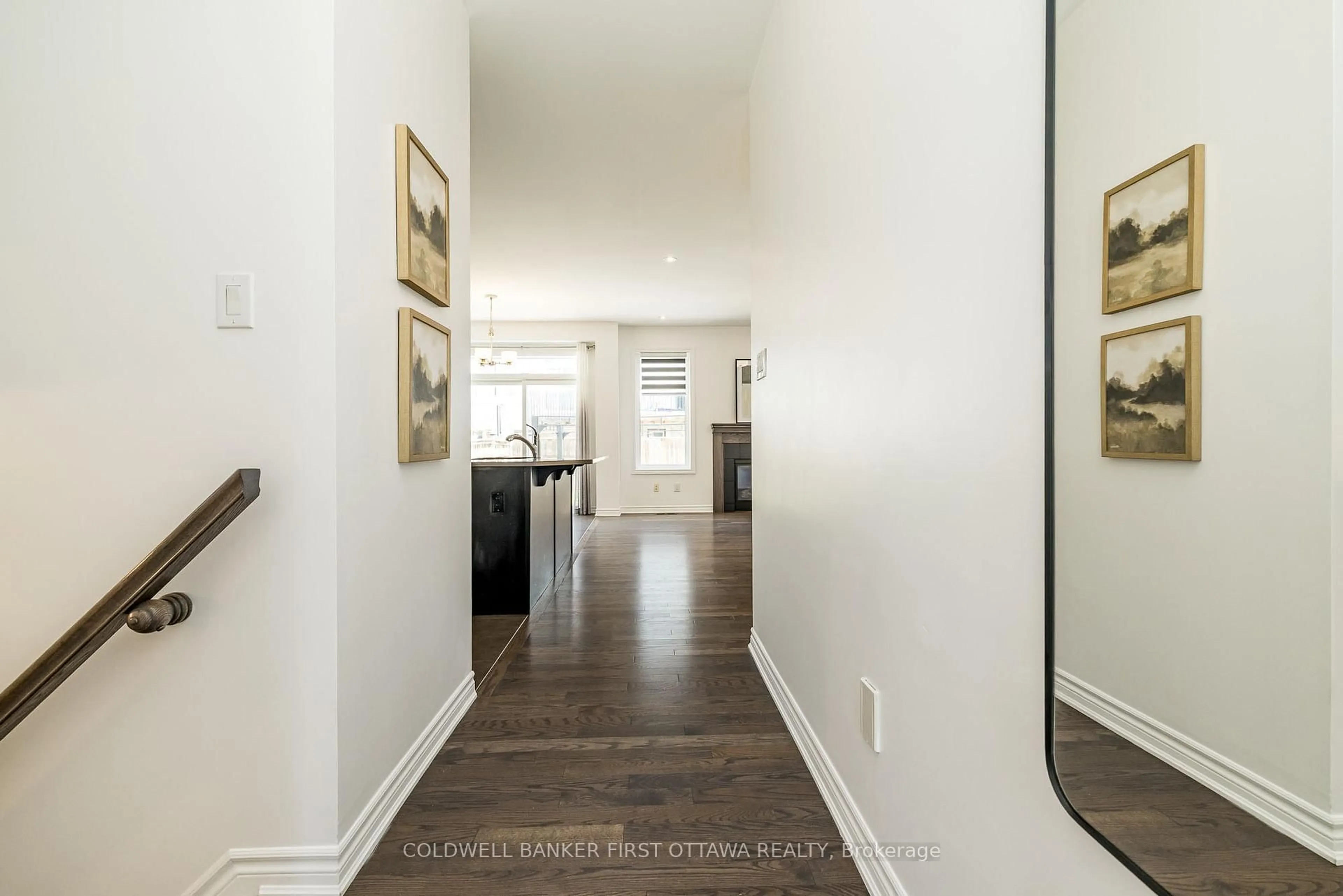 Indoor entryway for 170 FLOWING CREEK Circ, Ottawa Ontario K2M 0K2