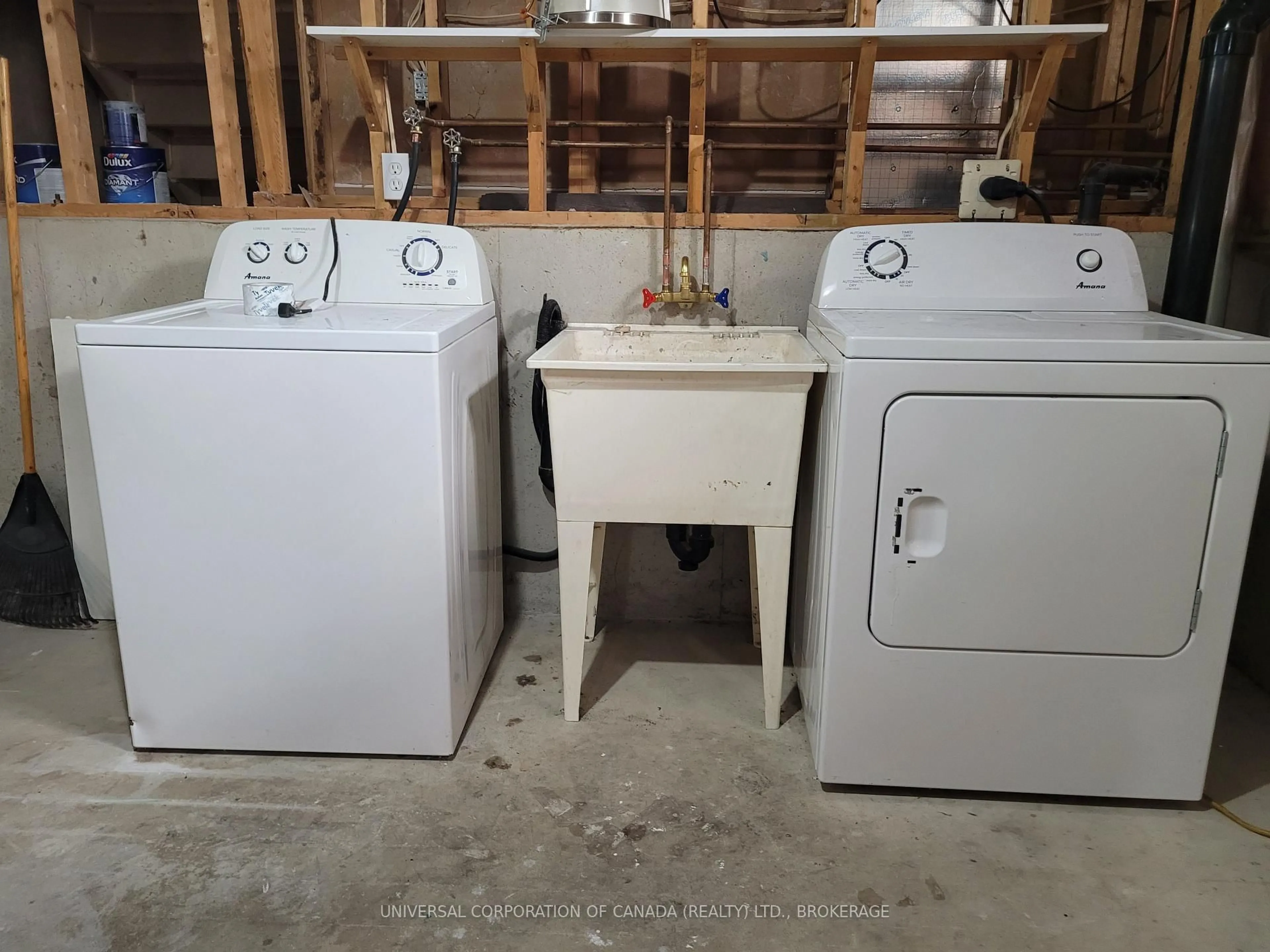 Laundry room for 41 Peach St, Tillsonburg Ontario N4G 5N6