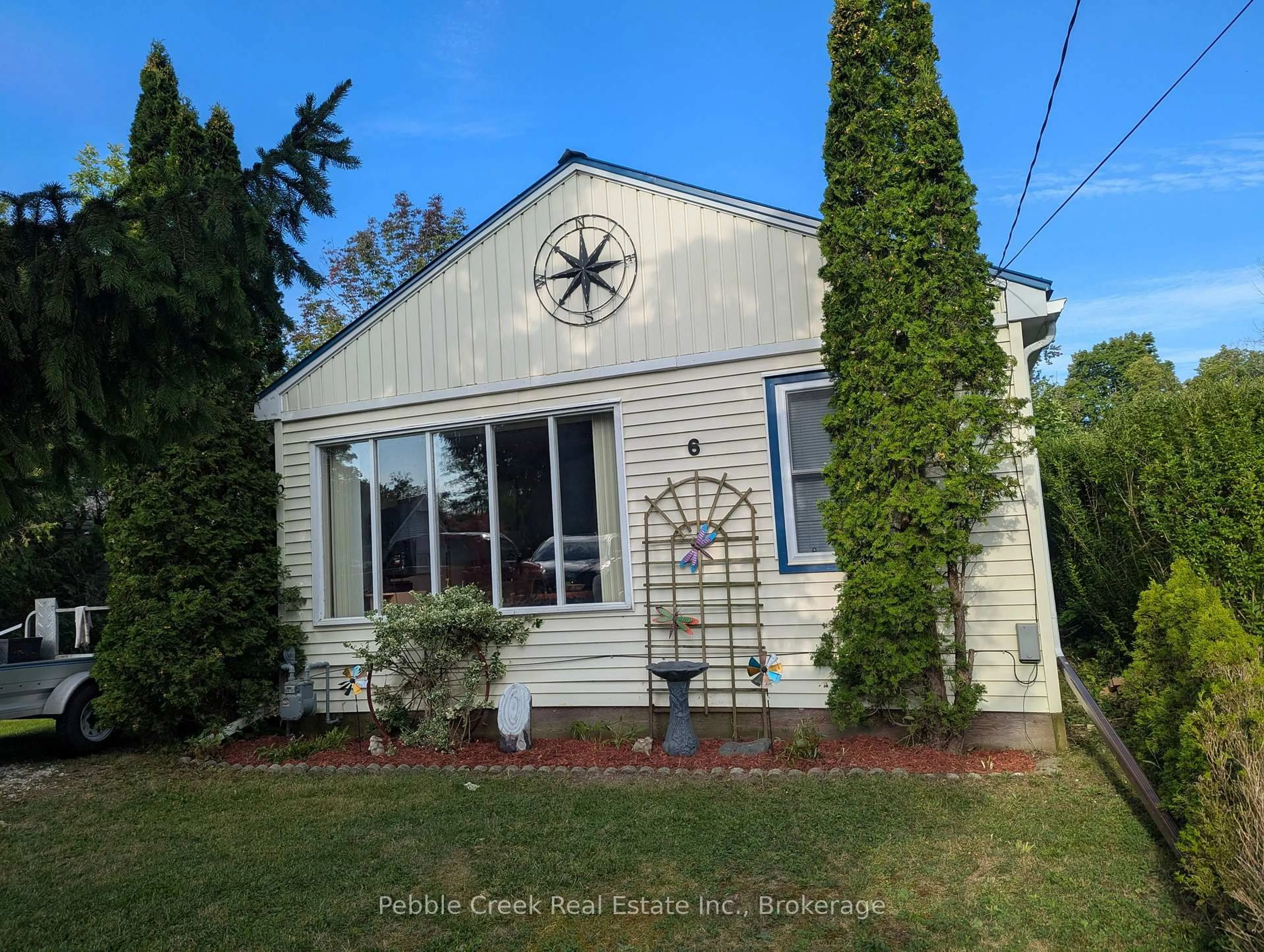 Home with vinyl exterior material, street for 6 Park Rd, Goderich Ontario N7A 3X8