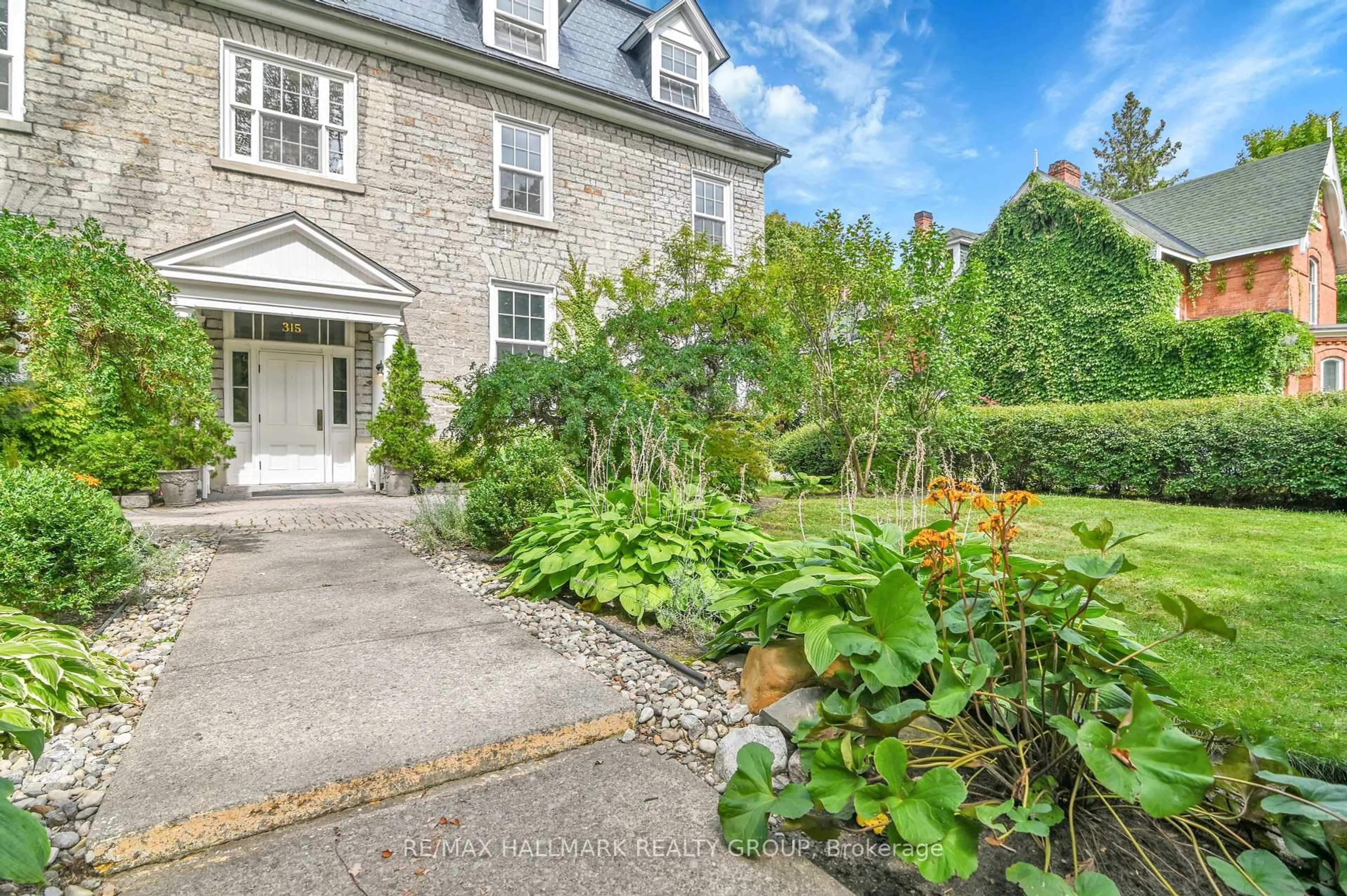 Unknown for 315 Daly Ave #5, Ottawa Ontario K1N 6G6