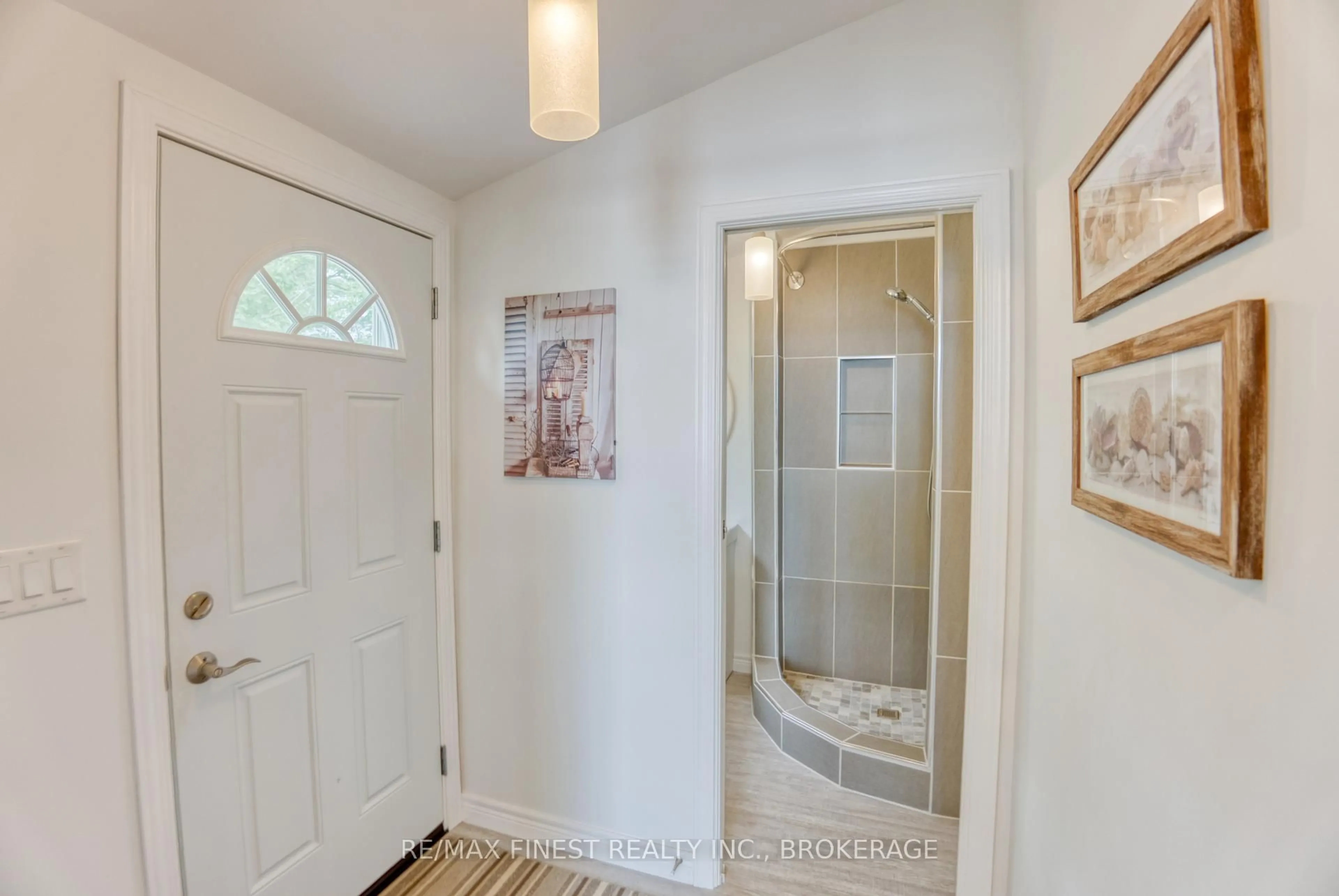Indoor entryway for 1026B West Shore Lane, Parham Ontario K0H 2K0