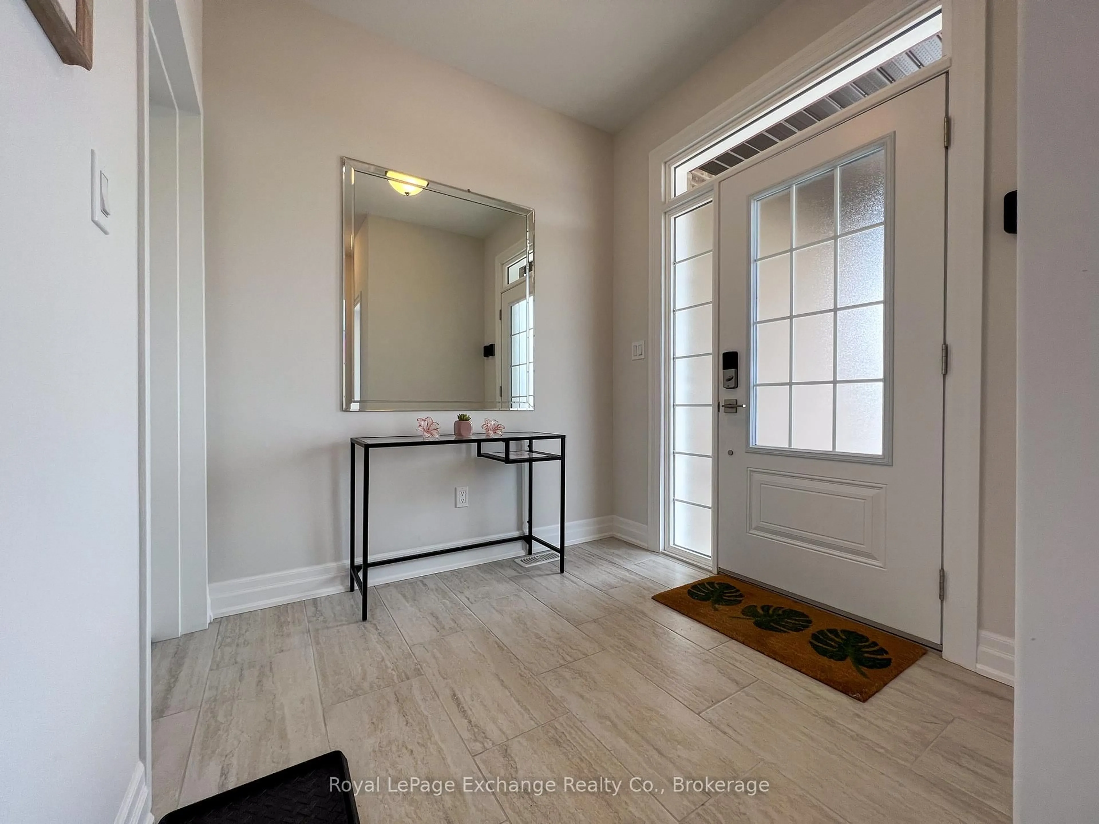 Indoor entryway for 412 Mary Rose Ave, Saugeen Shores Ontario N0H 2C3