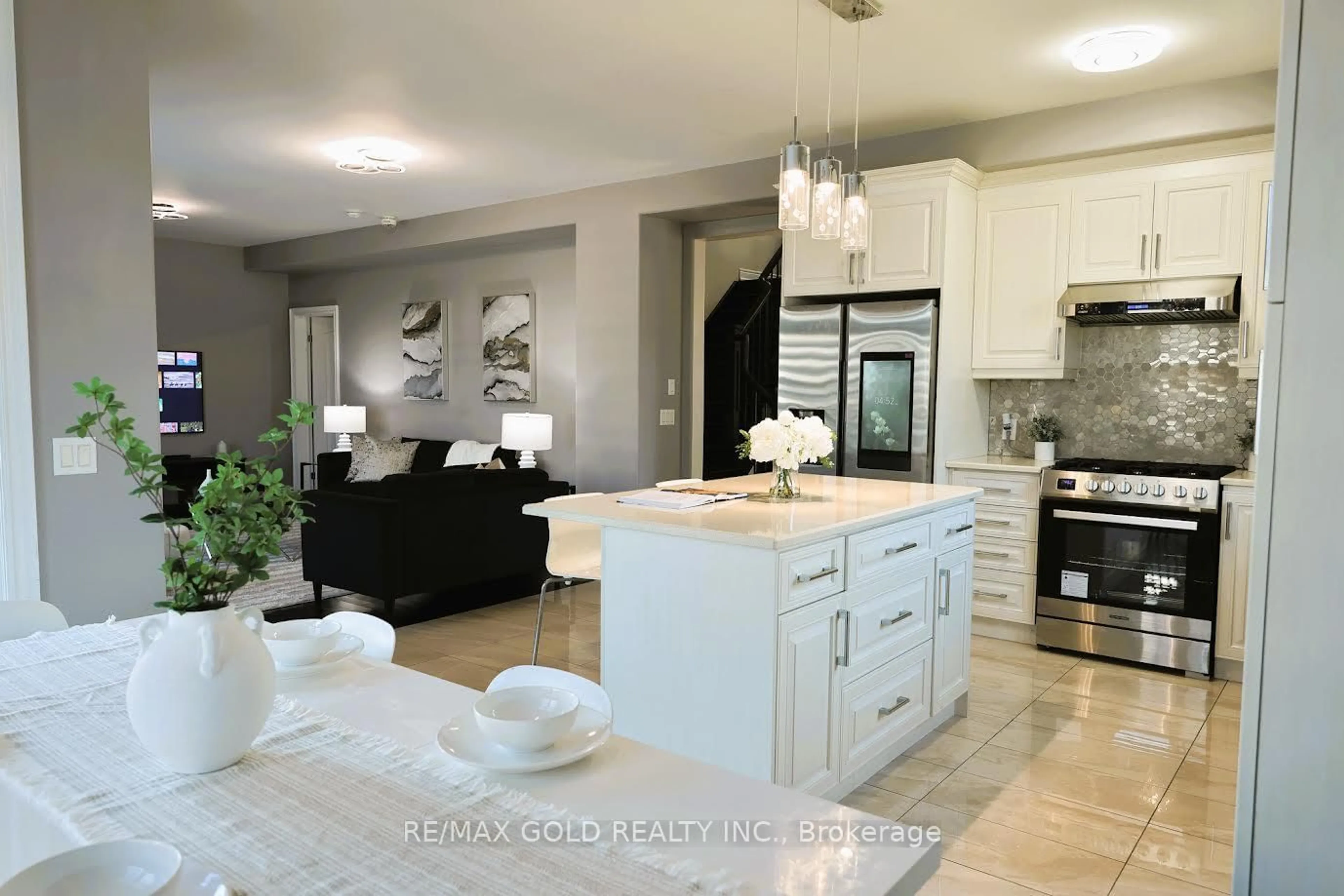 Open concept kitchen, ceramic/tile floor for 6098 PARKSIDE Rd, Niagara Falls Ontario L2H 0J4