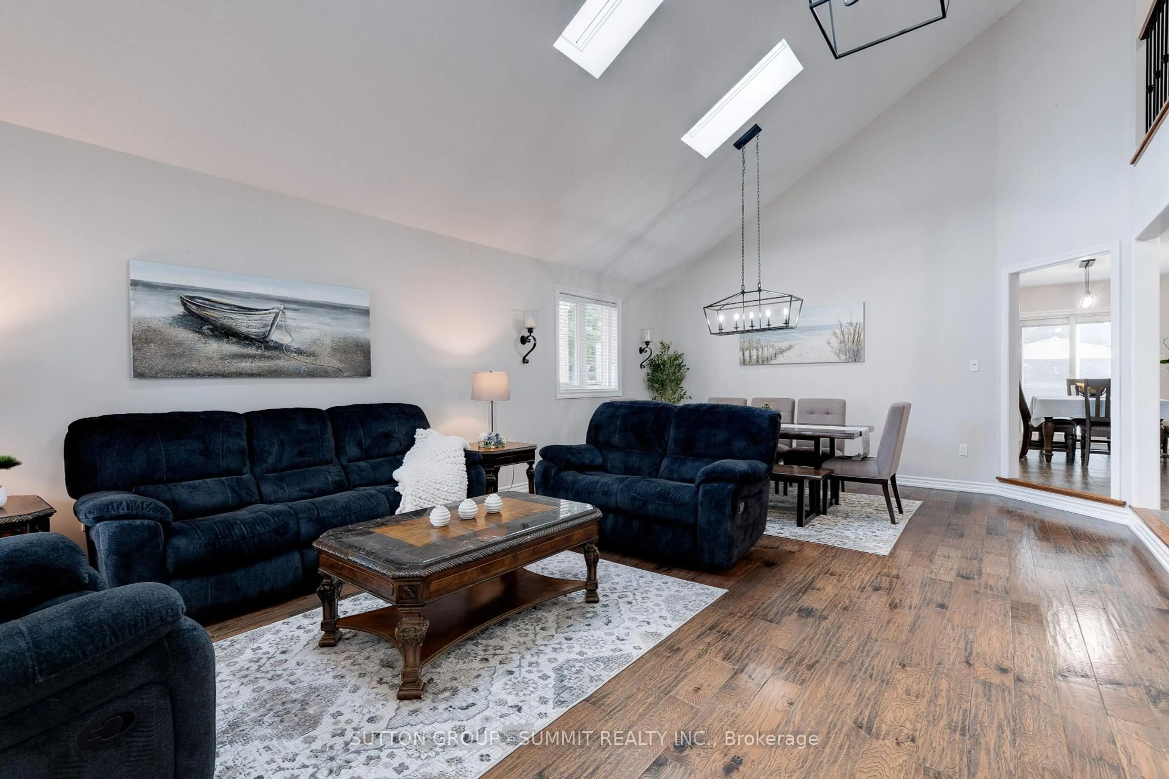 Living room with furniture, wood/laminate floor for 10 Scottswood Lane, Haldimand Ontario N3W 2L6