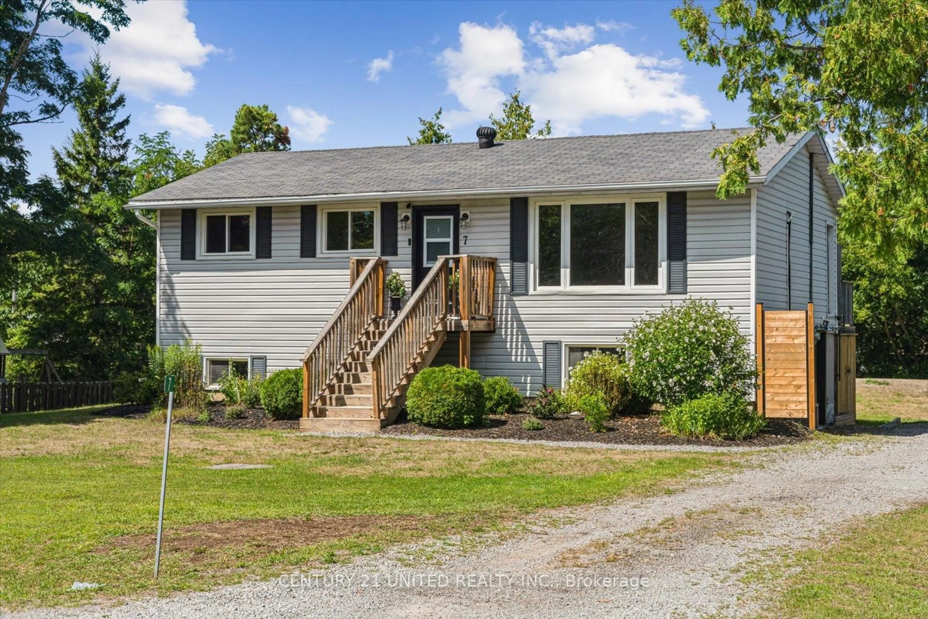 Home with vinyl exterior material, street for 7 Kawartha Cres, Kawartha Lakes Ontario K0L 2W0