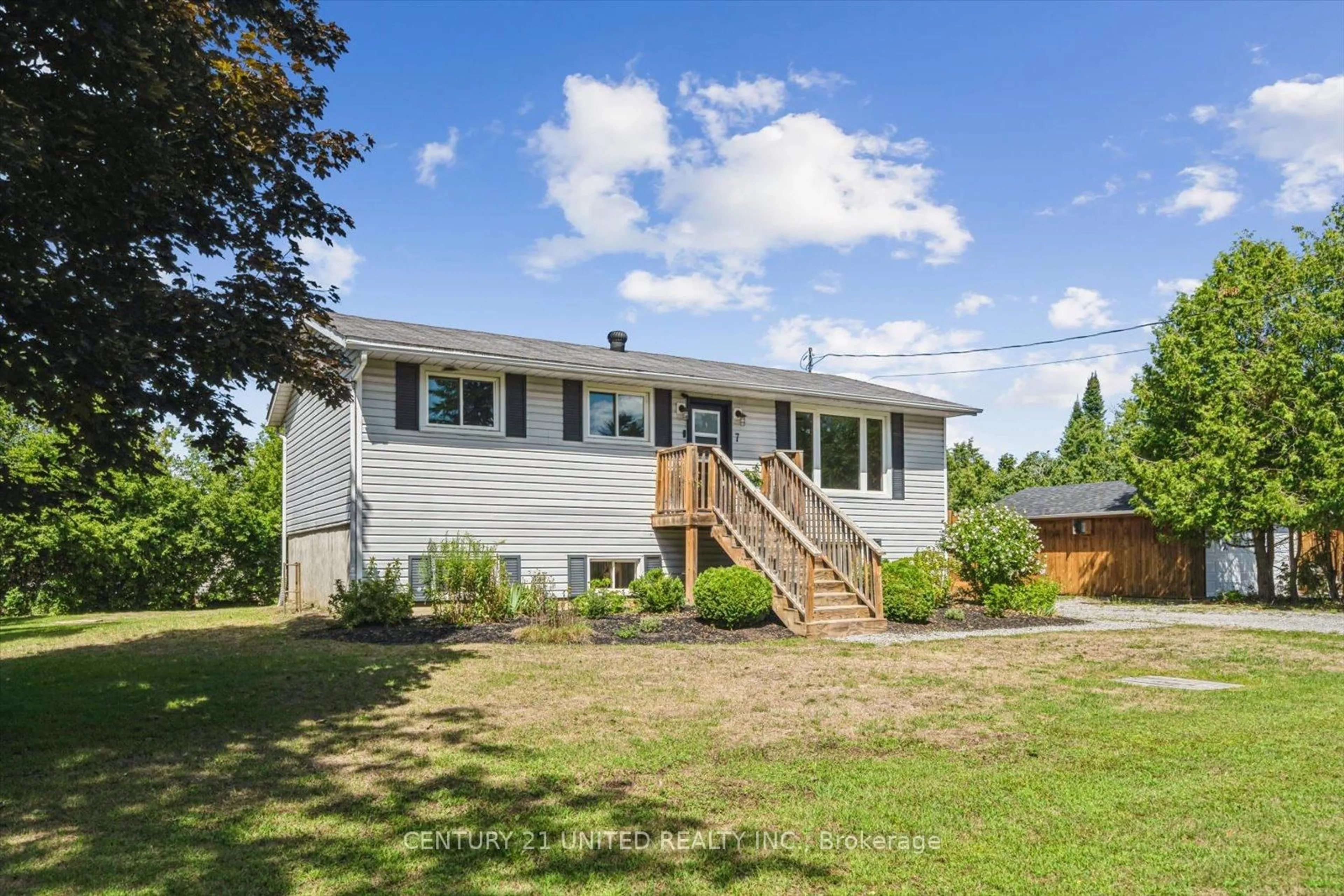 Home with vinyl exterior material, unknown for 7 Kawartha Cres, Kawartha Lakes Ontario K0L 2W0