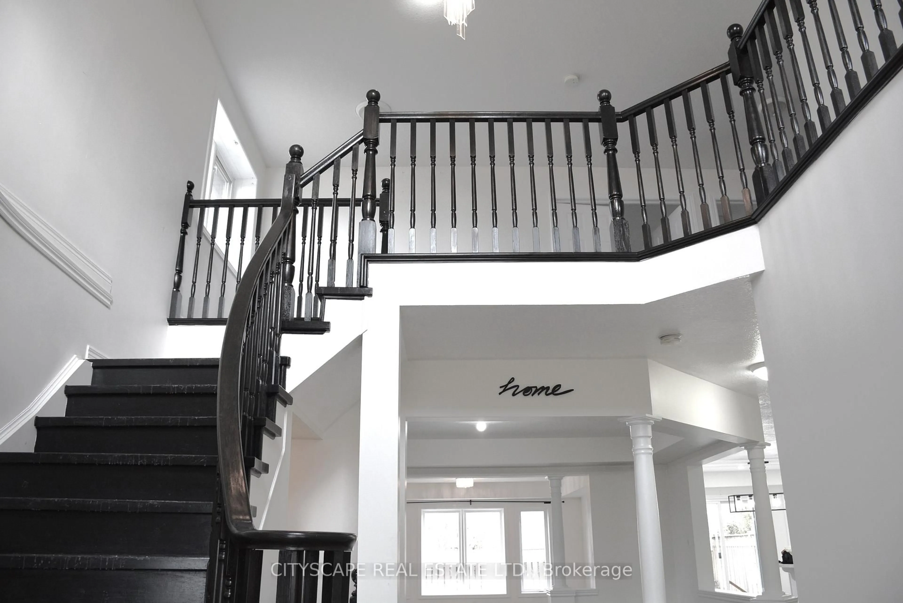 Indoor foyer for 4 Wilton Rd, Guelph Ontario N1E 7L5
