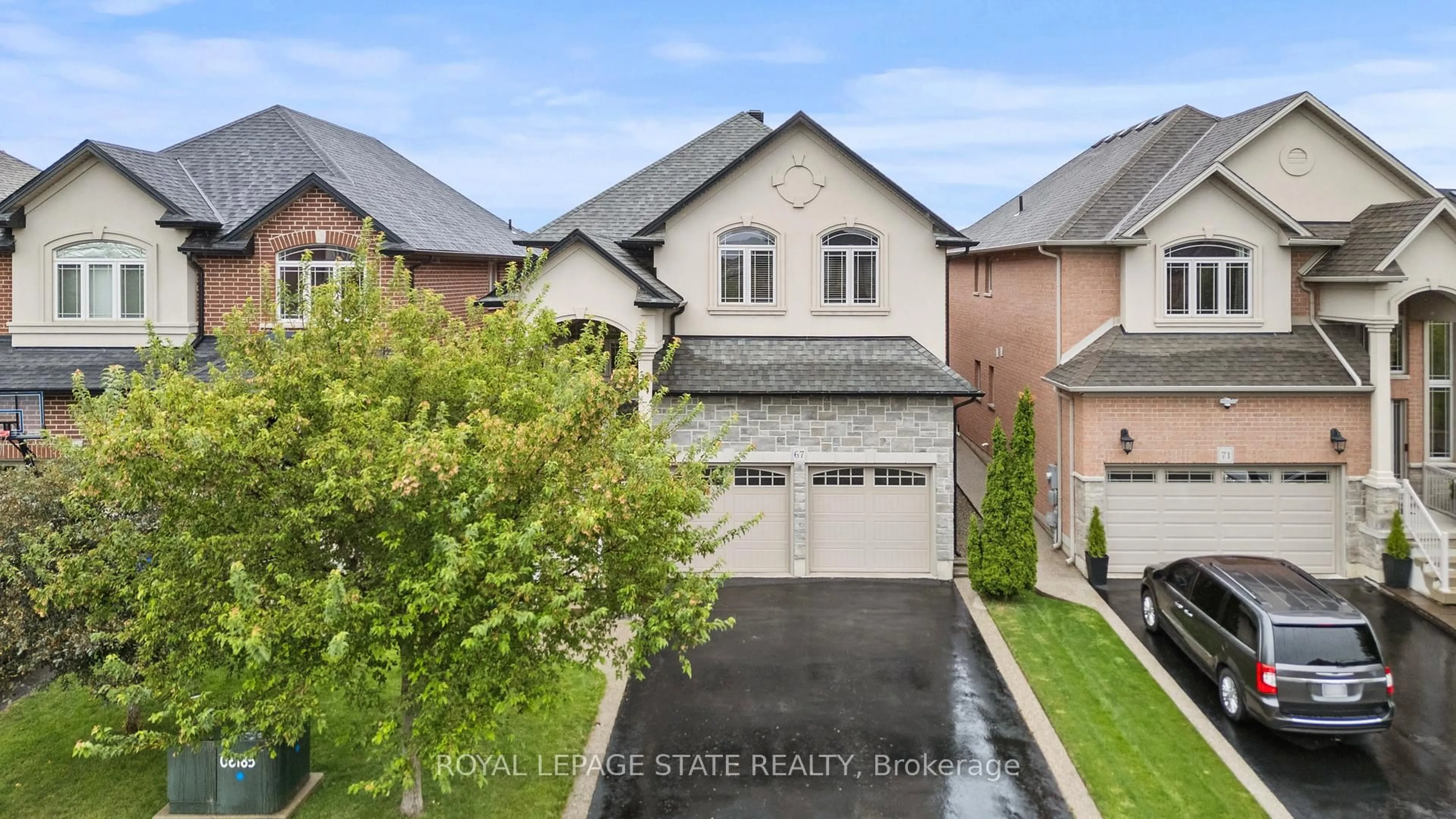 A pic from outside/outdoor area/front of a property/back of a property/a pic from drone, street for 67 Whittington Dr, Hamilton Ontario L9K 0G8