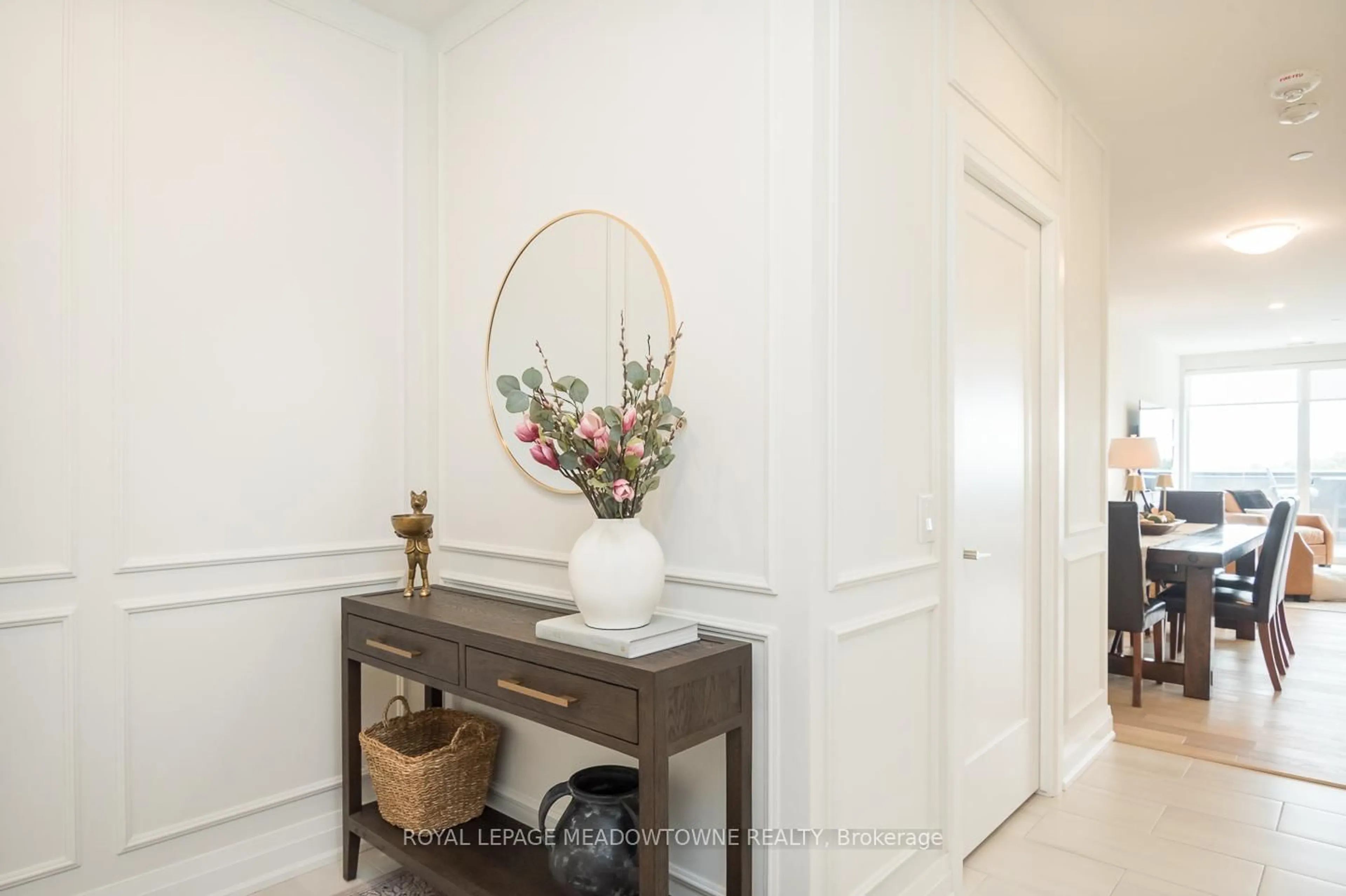 Indoor entryway for 71 Wyndham St #1301, Guelph Ontario N1E 5R3