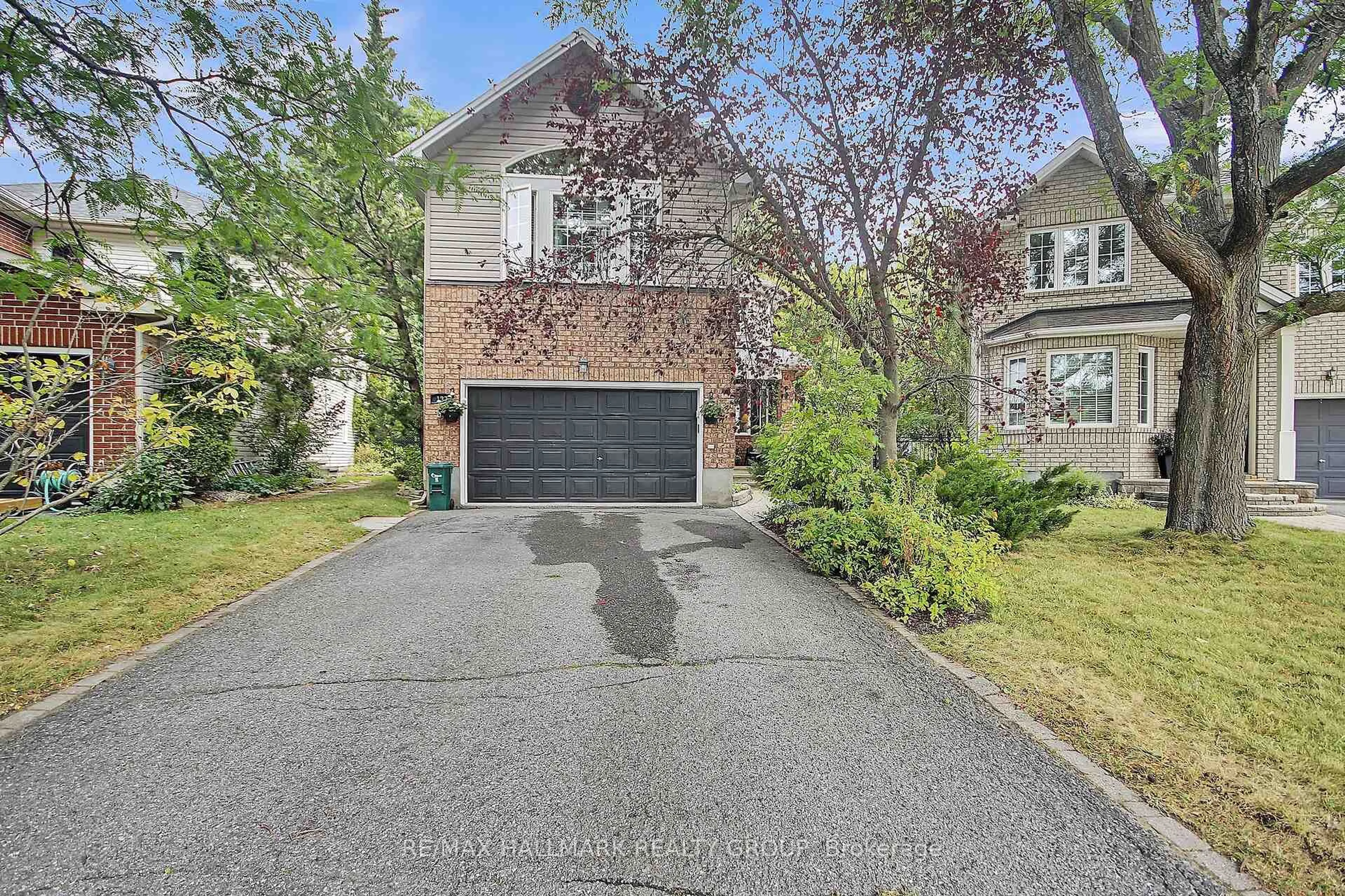 Unknown for 137 Springcreek Cres, Ottawa Ontario K2M 2M1
