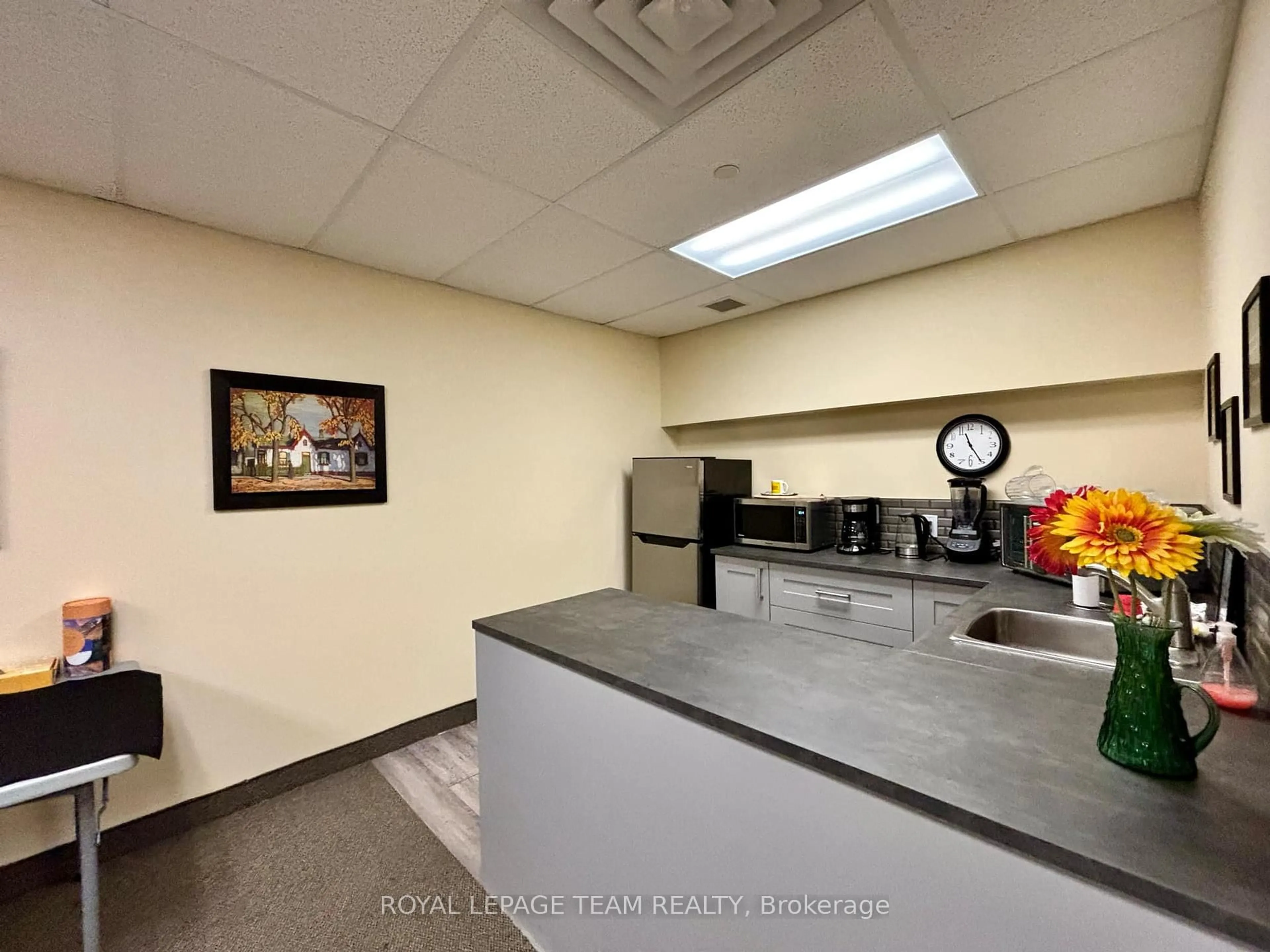 Unknown for 2951 Riverside Dr #1101, Ottawa Ontario K1V 8W6
