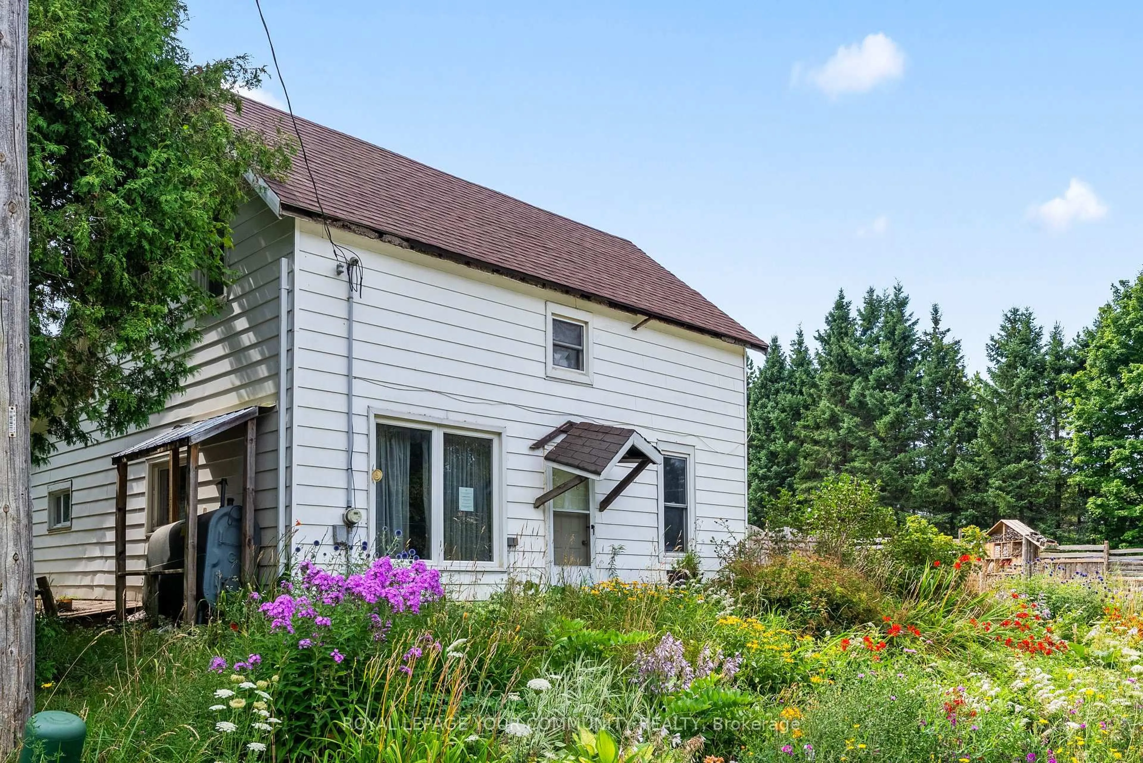 A pic from outside/outdoor area/front of a property/back of a property/a pic from drone, building for 500218 GREY ROAD 12, West Grey Ontario N0C 1H0