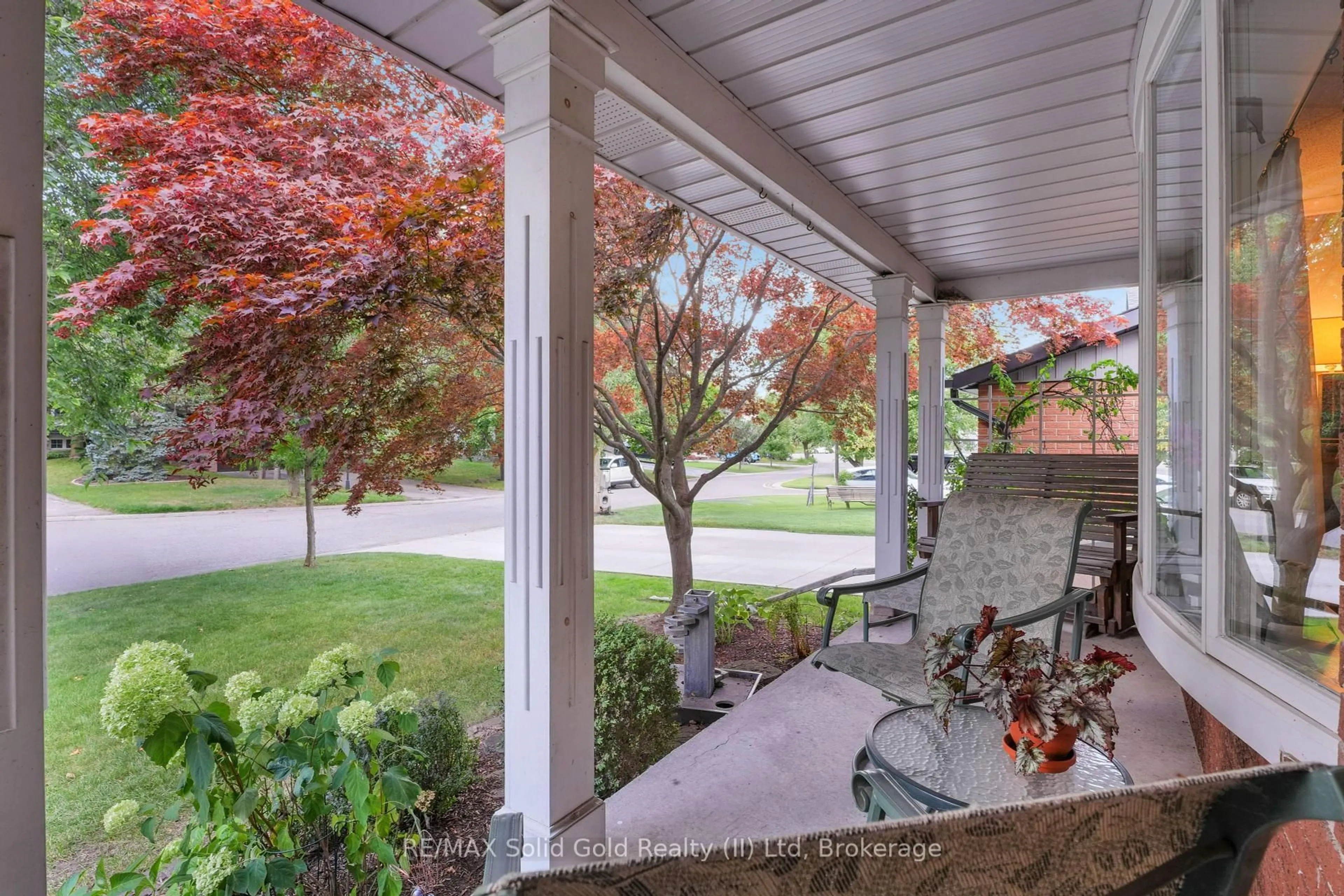 Patio, street for 310 Daleside Pl, Waterloo Ontario N2L 5M4
