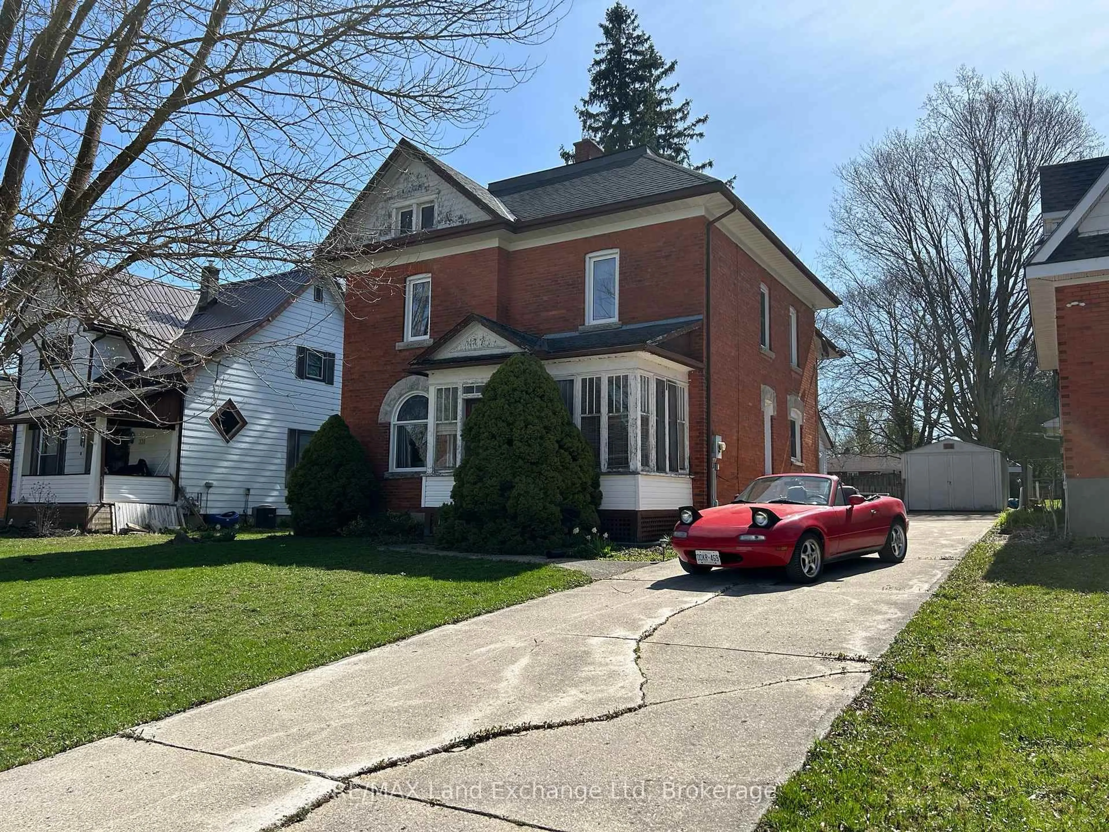 Unknown for 327 Frances St, North Huron Ontario N0G 2W0