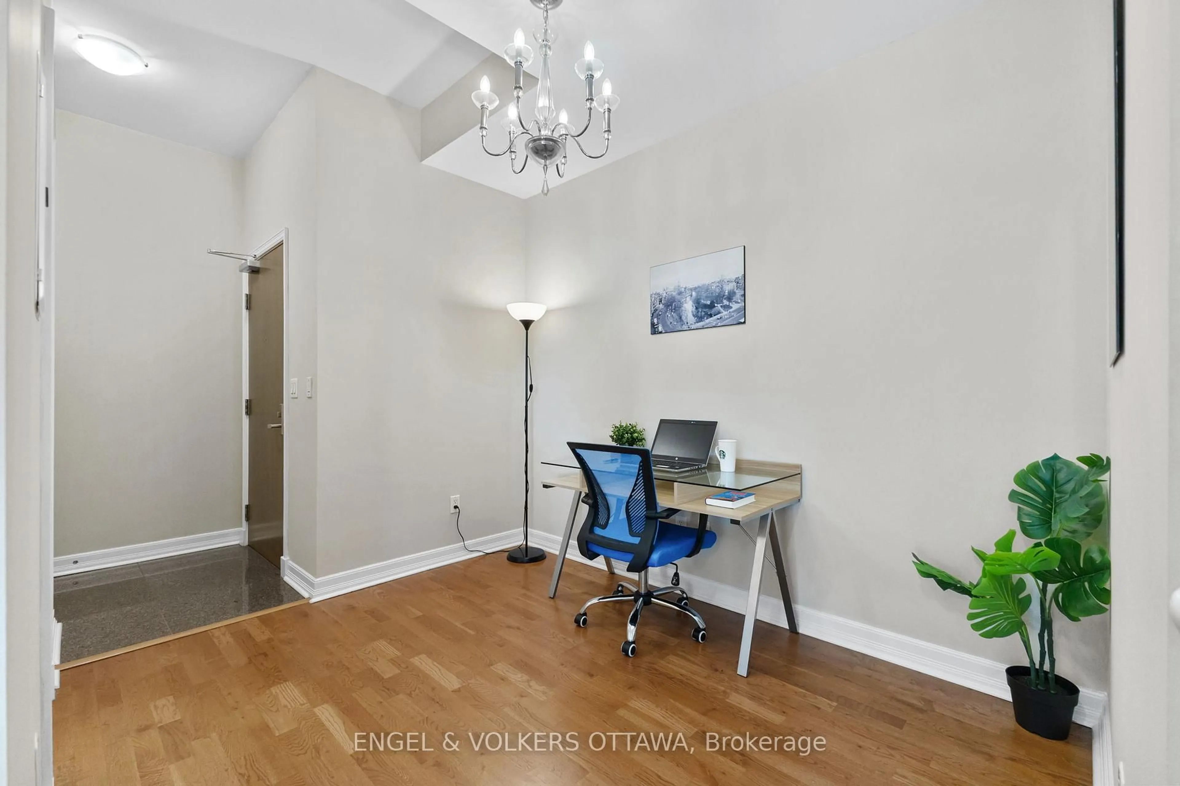 A pic of a room for 200 Besserer St #1211, Ottawa Ontario K1N 0A7