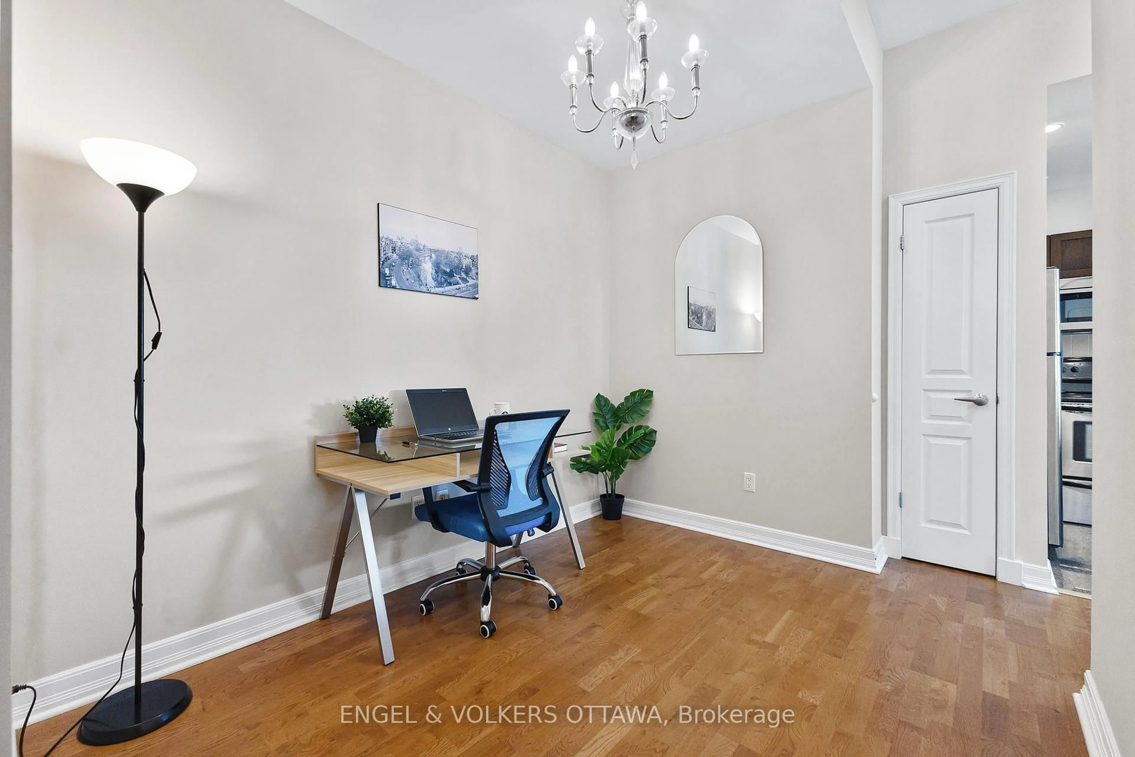 A pic of a room for 200 Besserer St #1211, Ottawa Ontario K1N 0A7