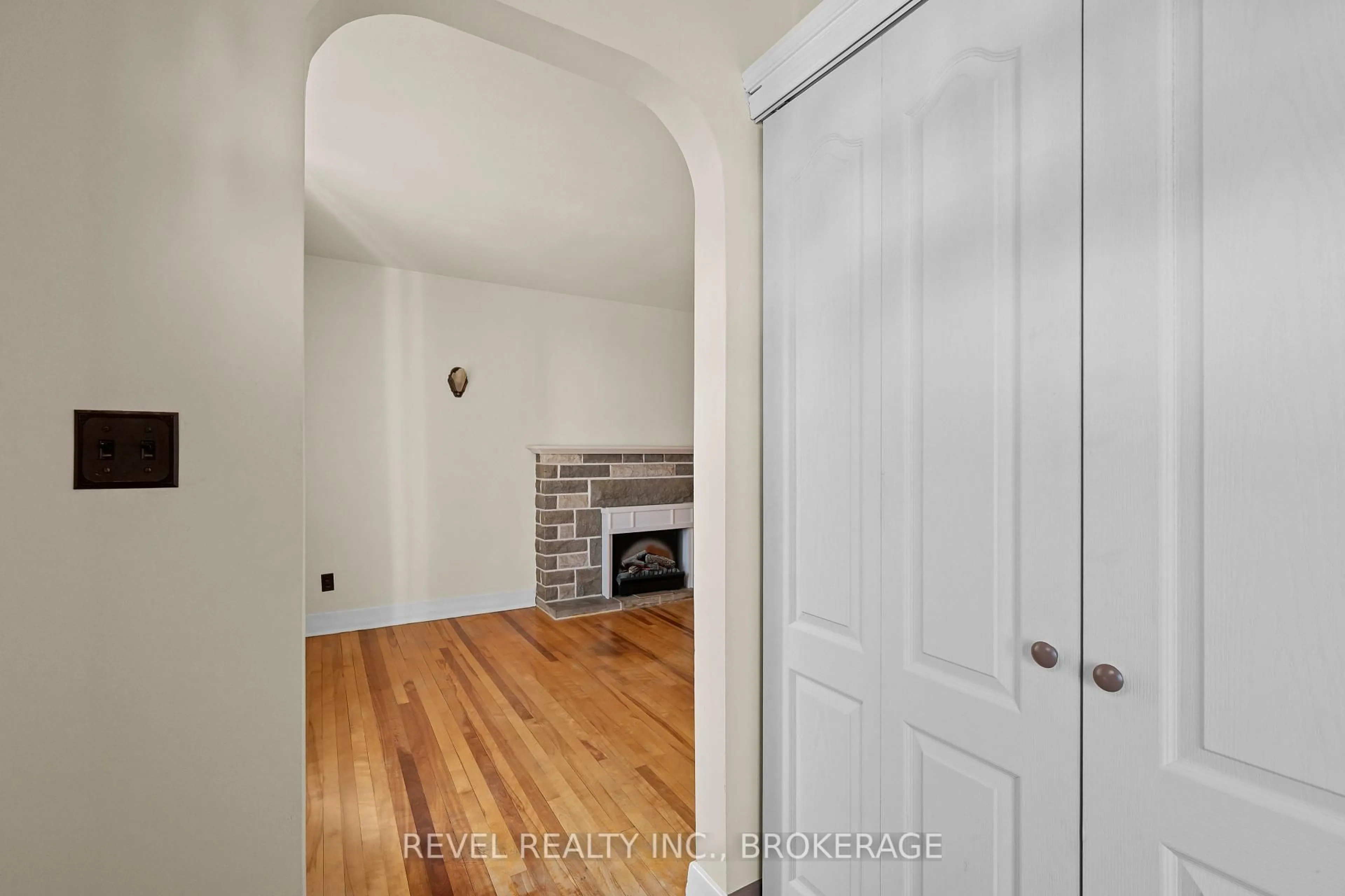 A pic of a room for 29 Dunlop St, Kingston Ontario K7L 1L1