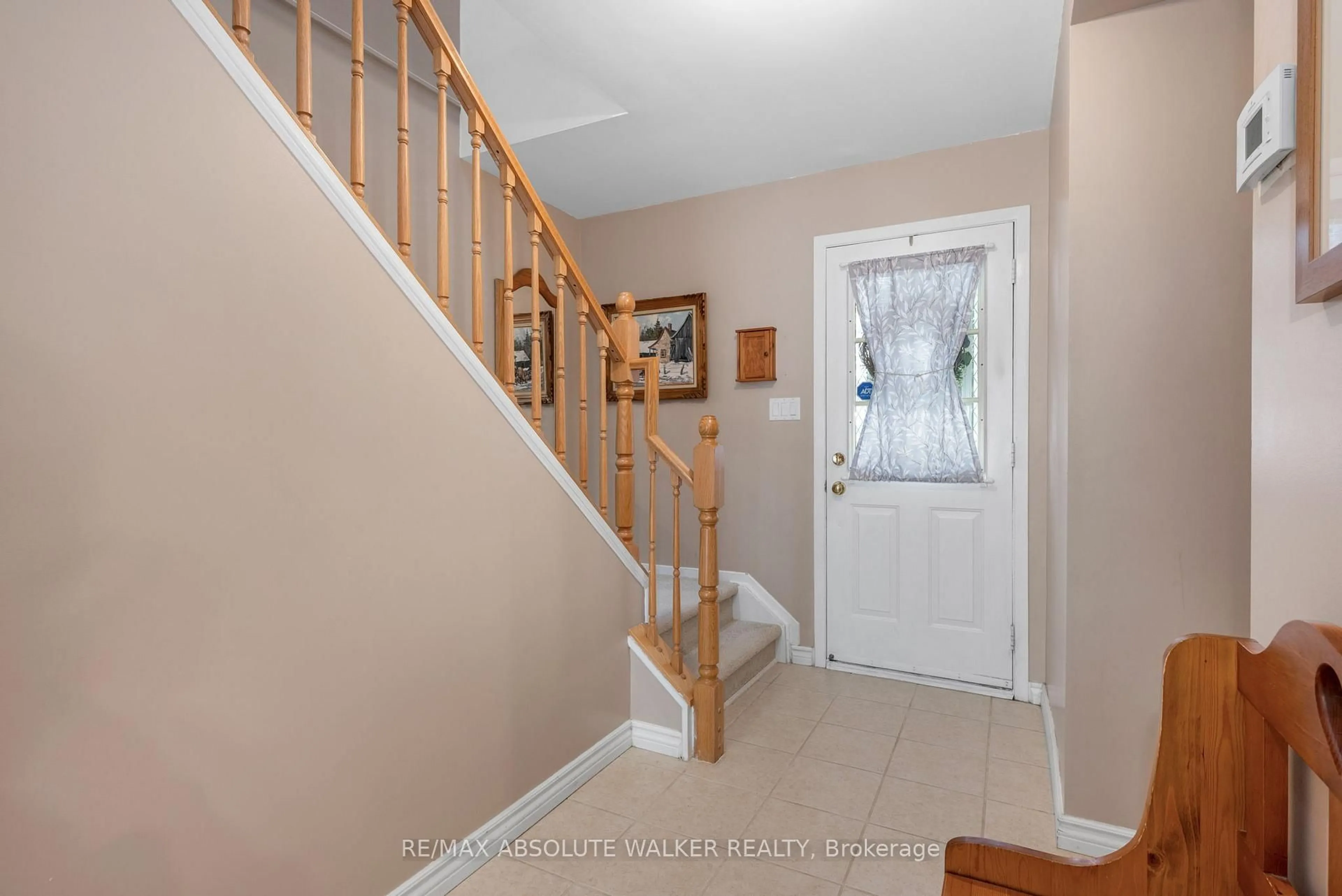 Unknown for 757 Clearcrest Cres, Ottawa Ontario K4A 3E7
