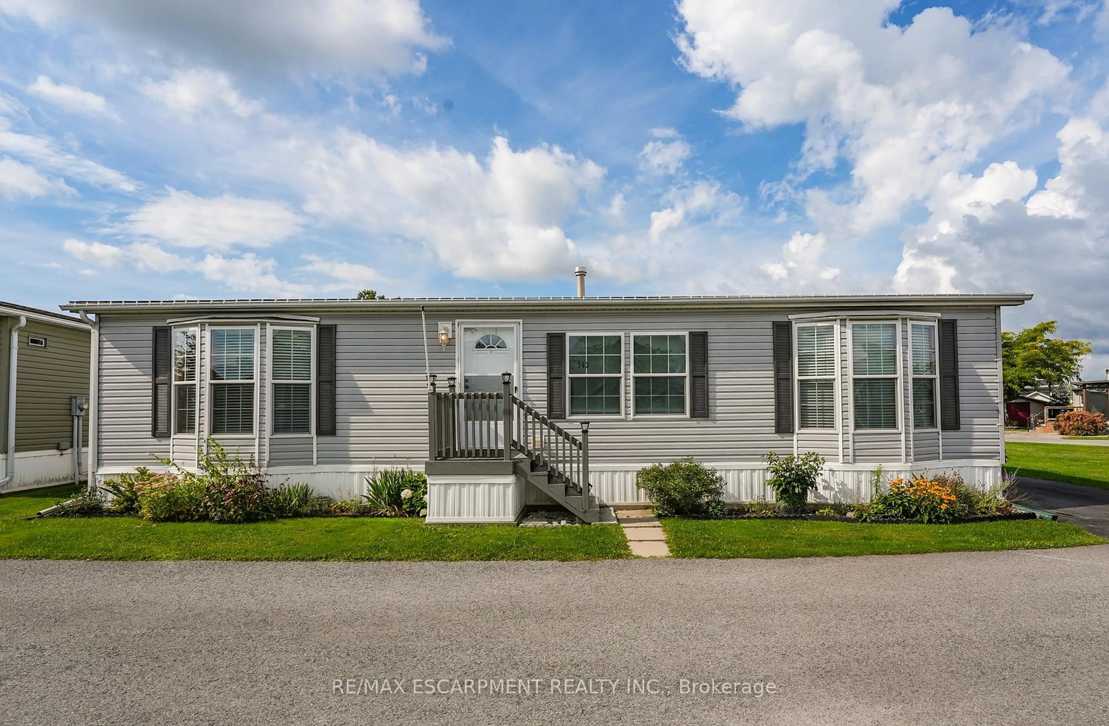 Home with vinyl exterior material, water/lake/river/ocean view for 3033 Townline Rd #343, Fort Erie Ontario L0S 1S1