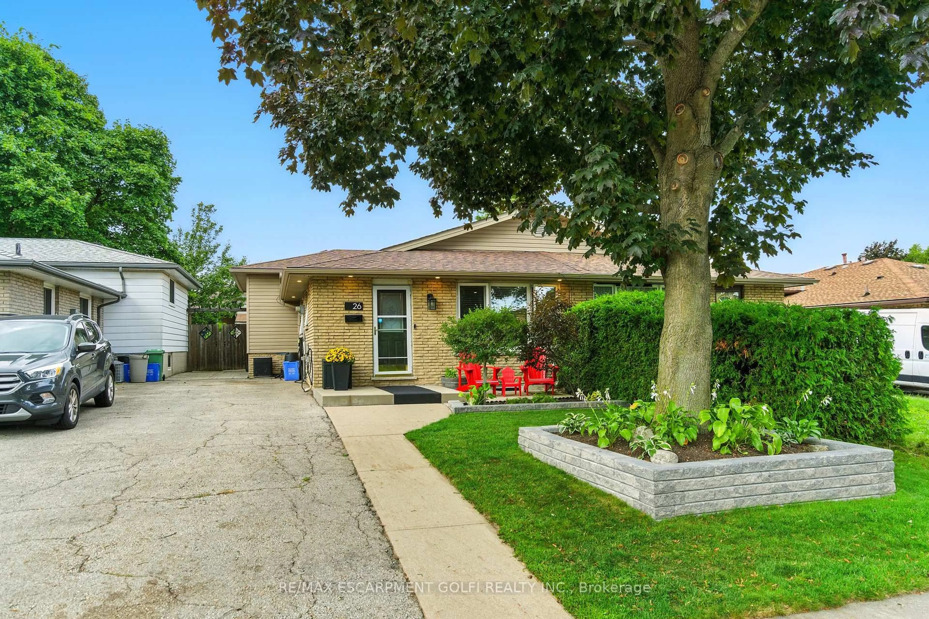 Unknown for 26 Gillard St, Hamilton Ontario L9C 6C1