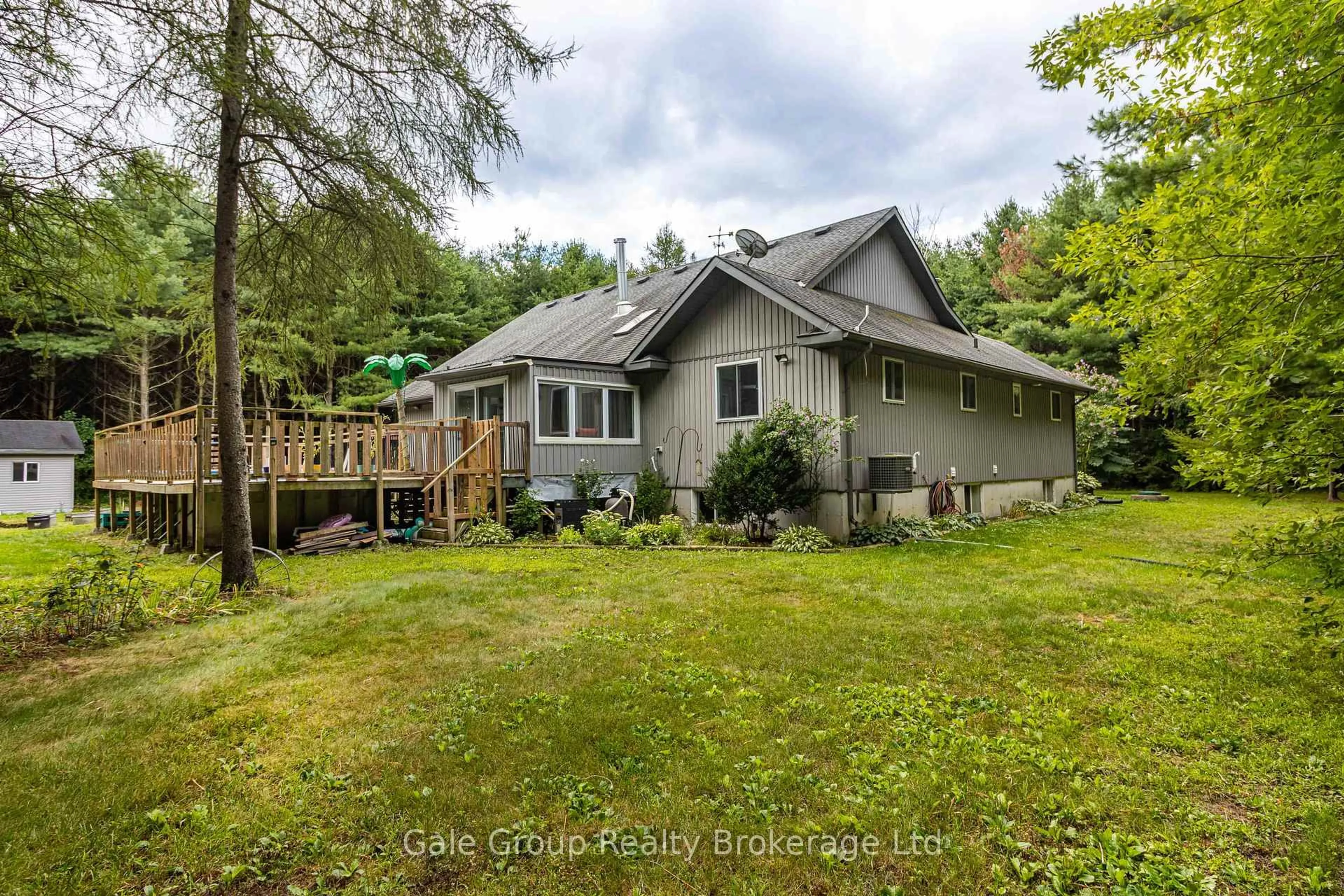 A pic from outside/outdoor area/front of a property/back of a property/a pic from drone, water/lake/river/ocean view for 1048 County Rd 28 Rd, Norfolk Ontario N0E 1G0