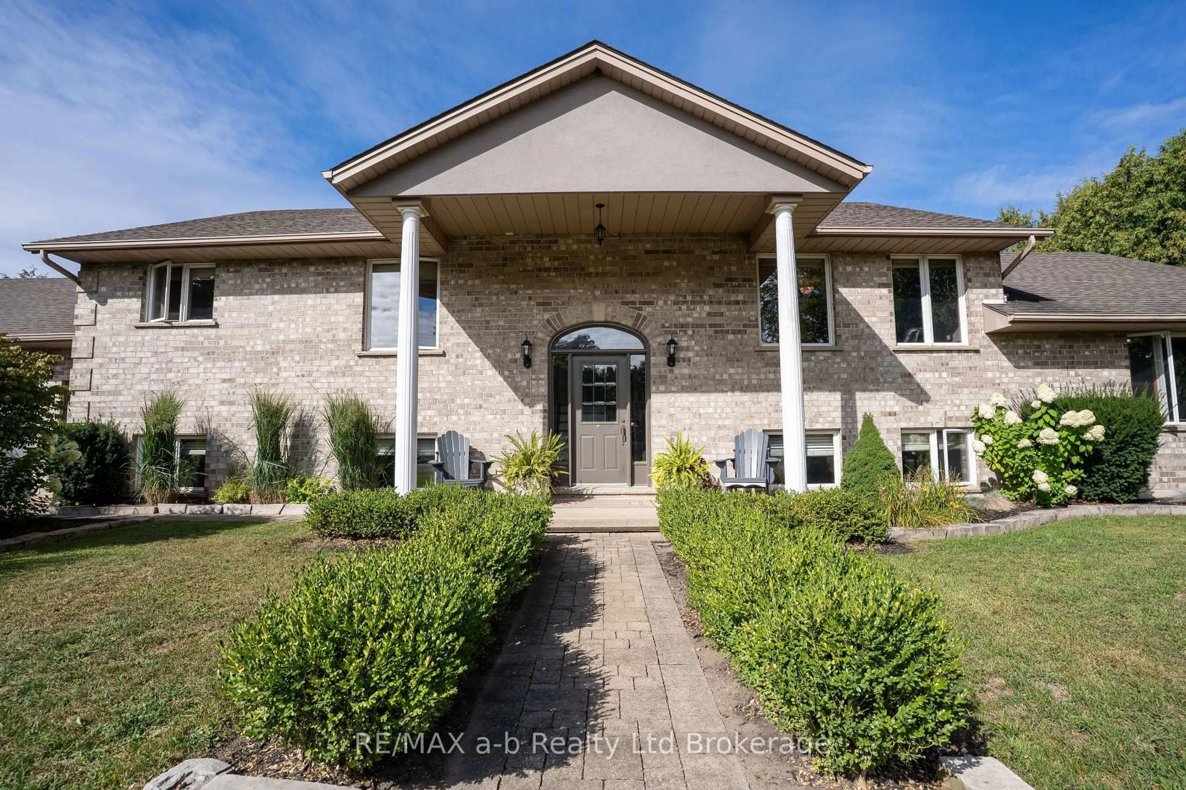 Home with brick exterior material, building for 812213 Base Line, Norwich Ontario N0E 1H0