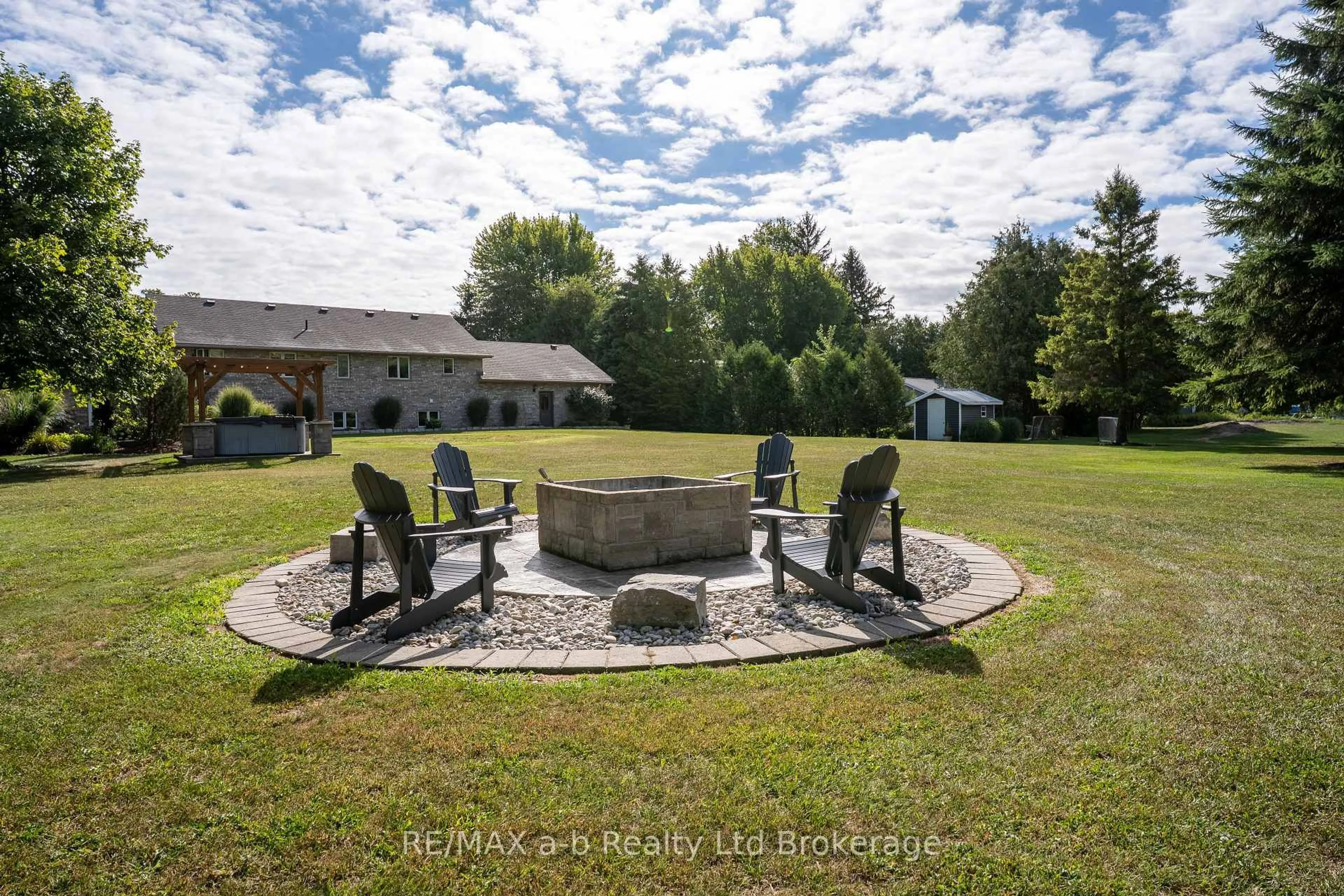 Patio, unknown for 812213 Base Line, Norwich Ontario N0E 1H0