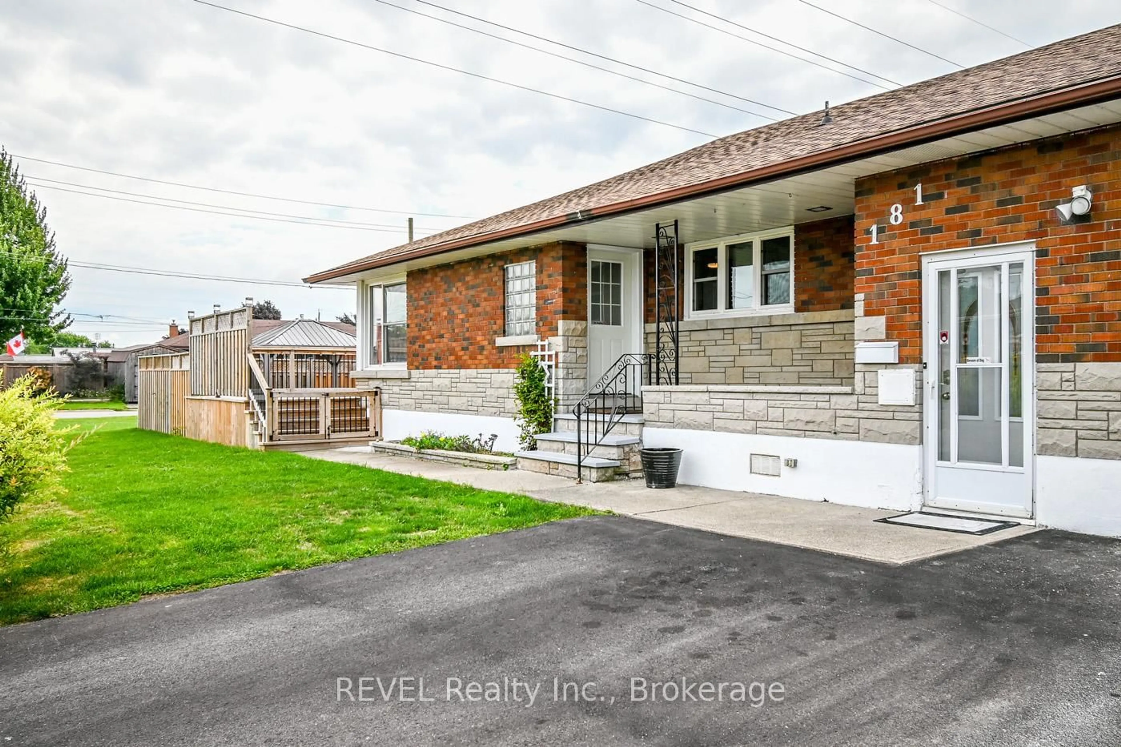 Home with brick exterior material, street for 181 Cross St, Port Colborne Ontario L3K 1L7