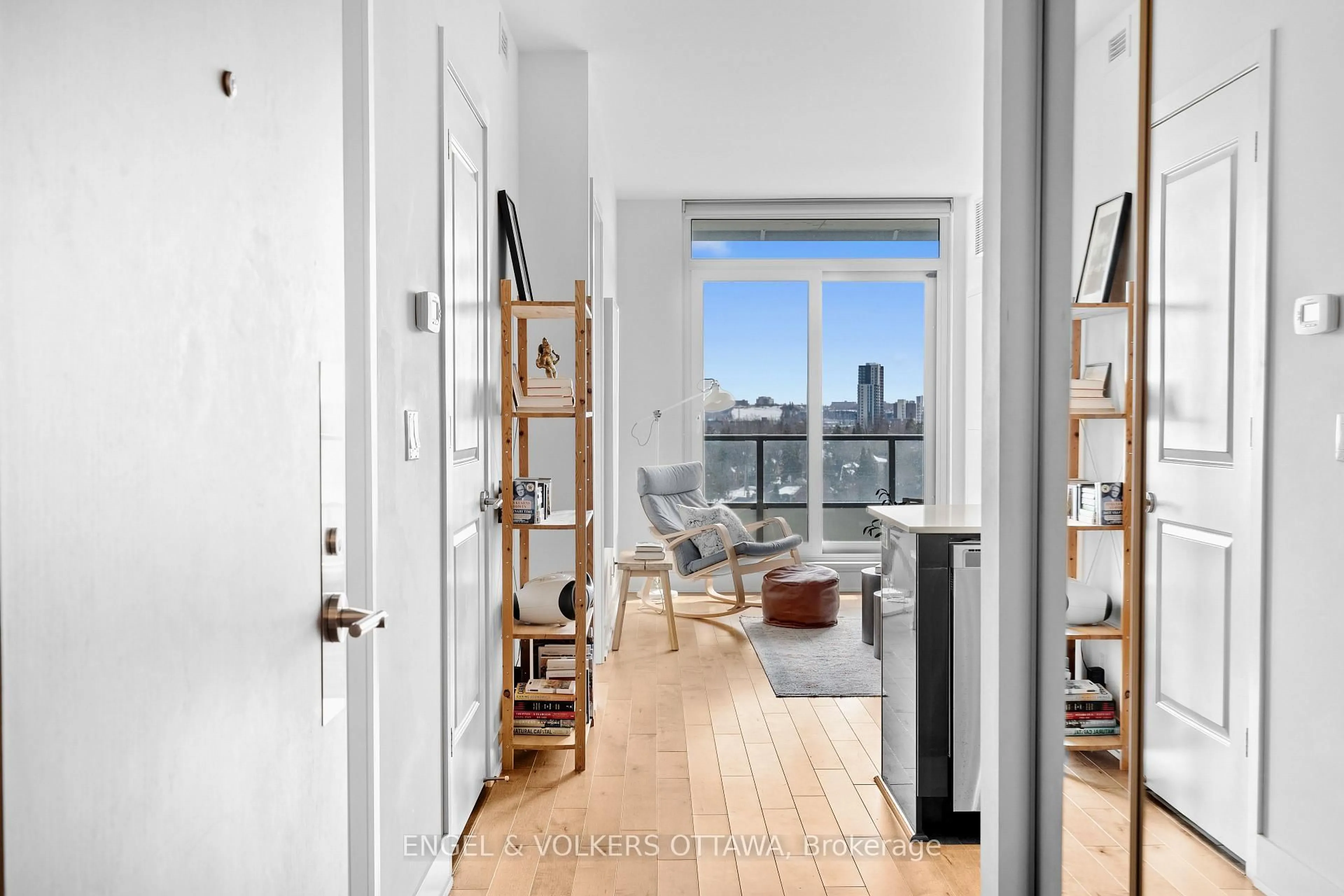 Indoor entryway for 485 Richmond Rd #1209, Ottawa Ontario K2A 3W9
