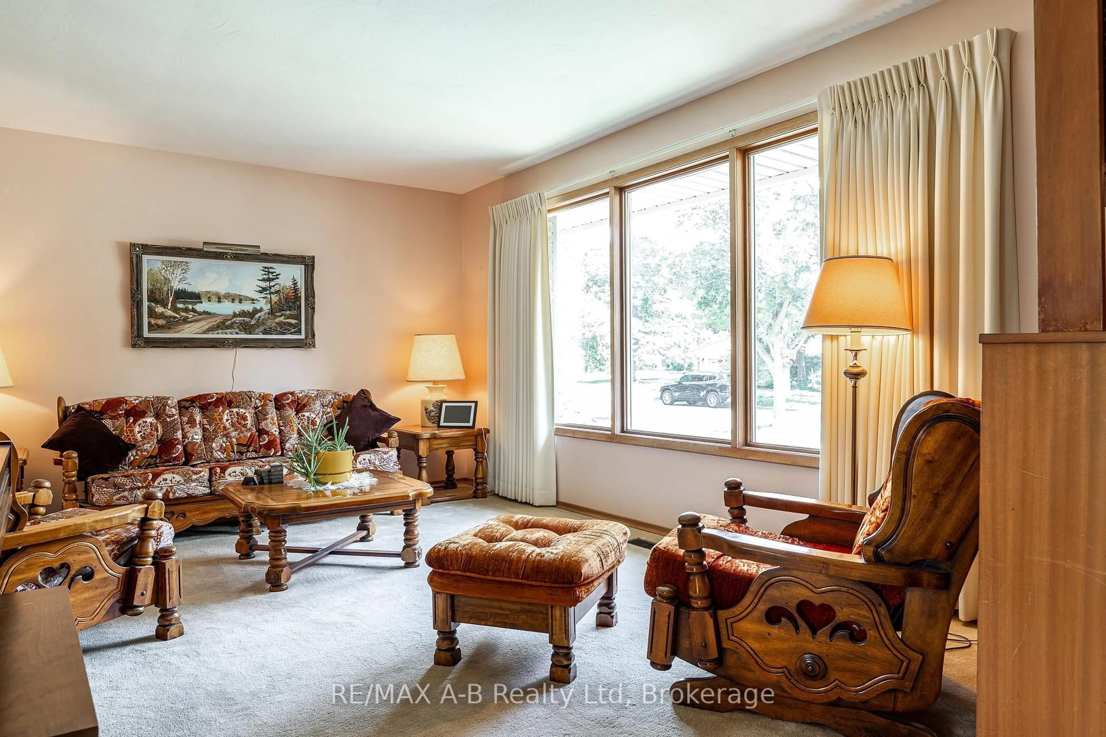 Living room with furniture, unknown for 70 Dawson St, Stratford Ontario N5A 5M4