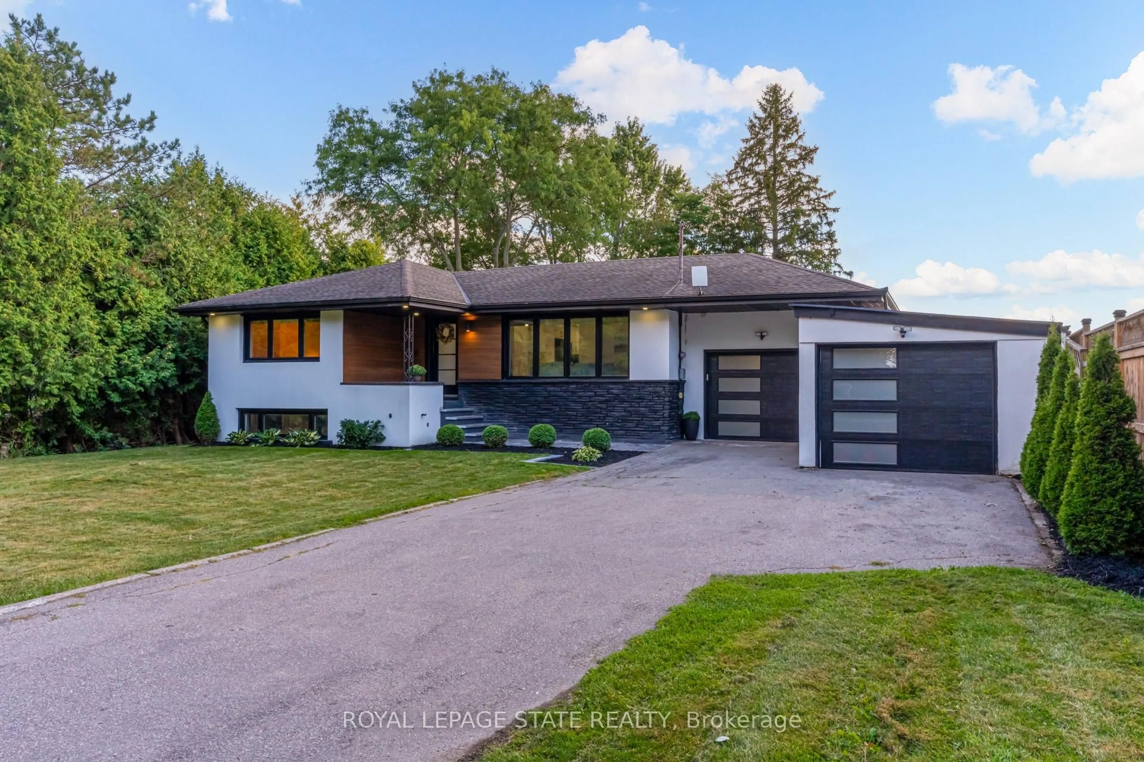 Home with brick exterior material, street for 6461 Dickenson Rd, Hamilton Ontario L0R 1W0