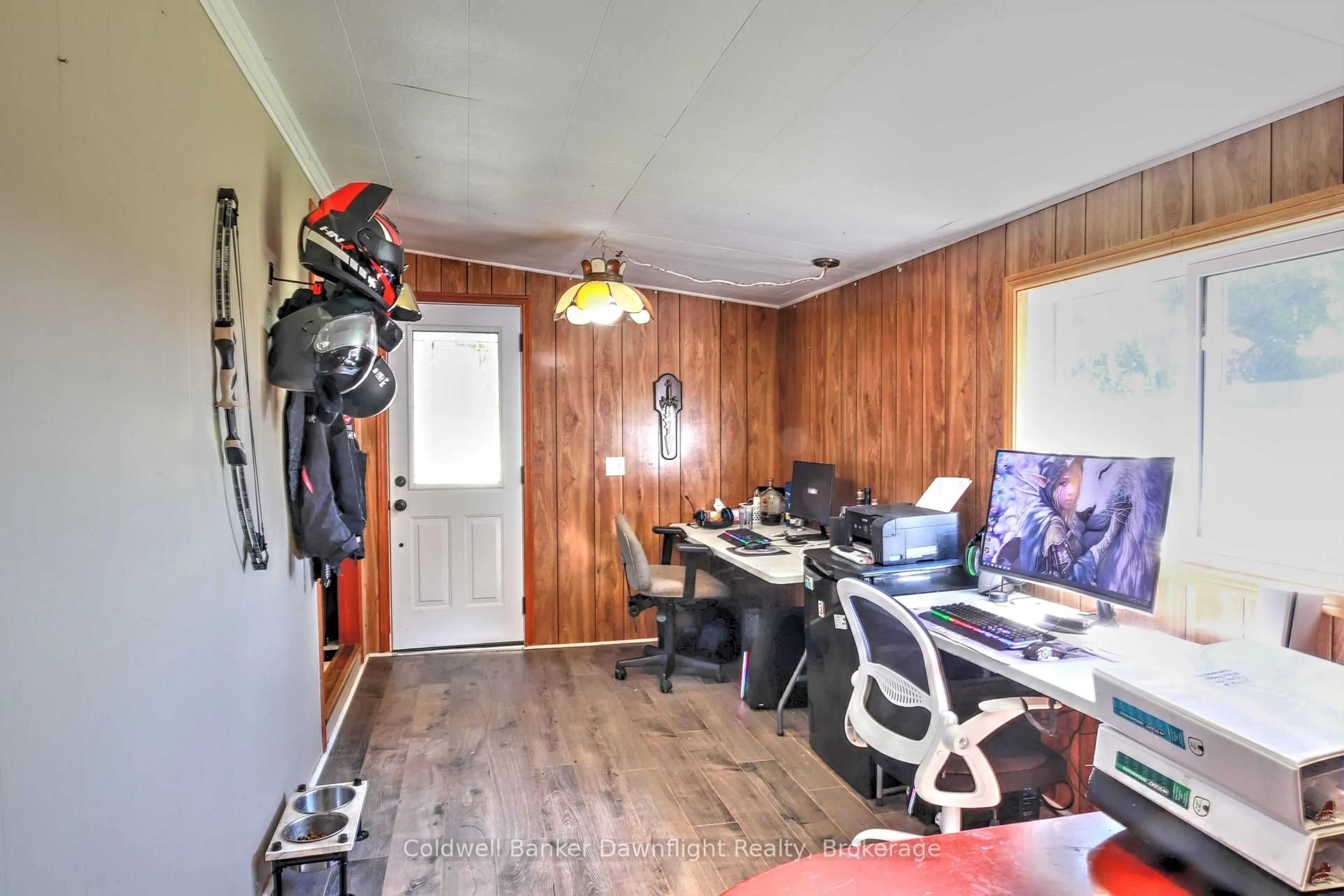 A pic of a room for 75049 Hensall Rd #7 First Ave, Huron East Ontario N0K 1W0