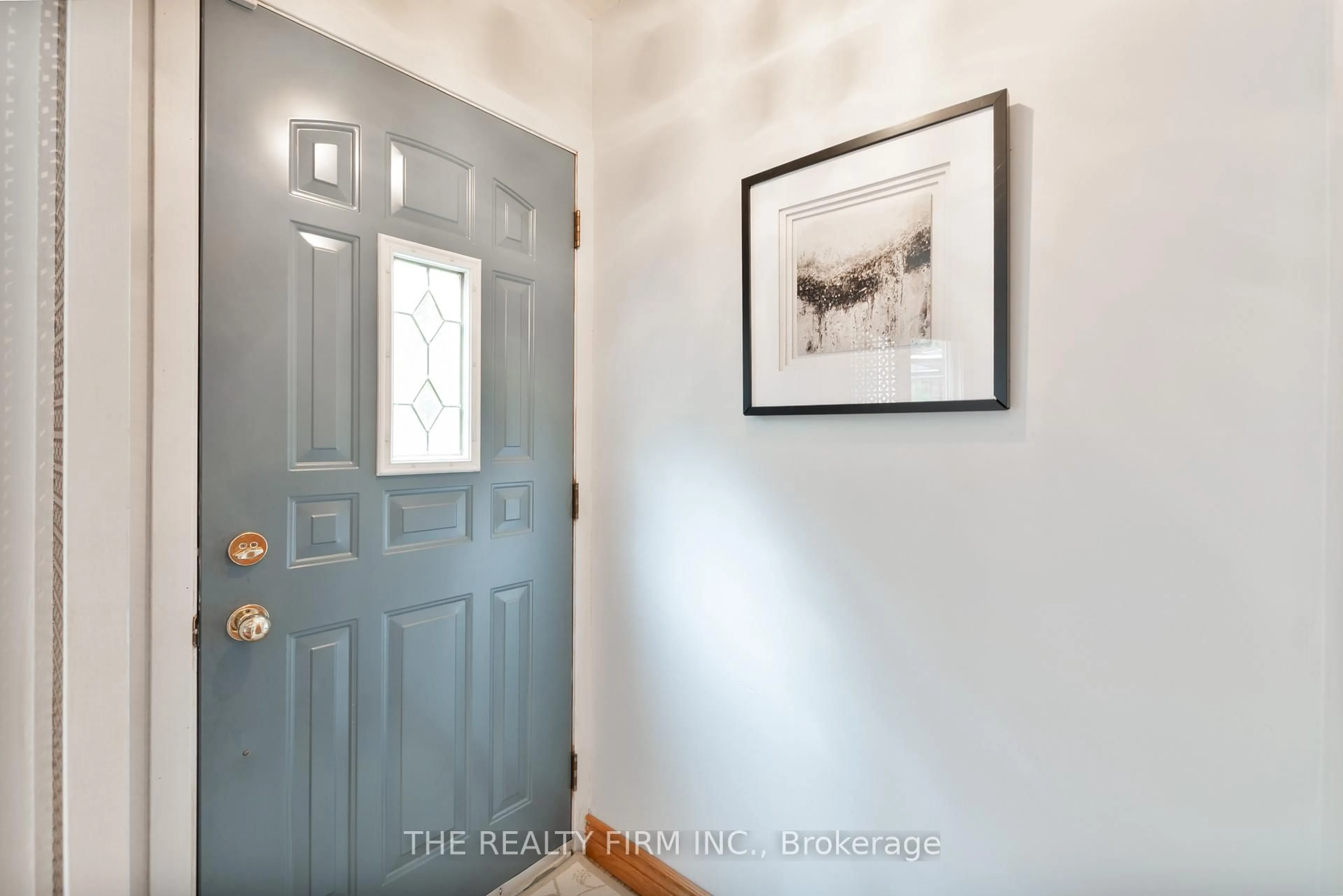 Indoor entryway for 23 Toulon Cres, London East Ontario N5V 1J4