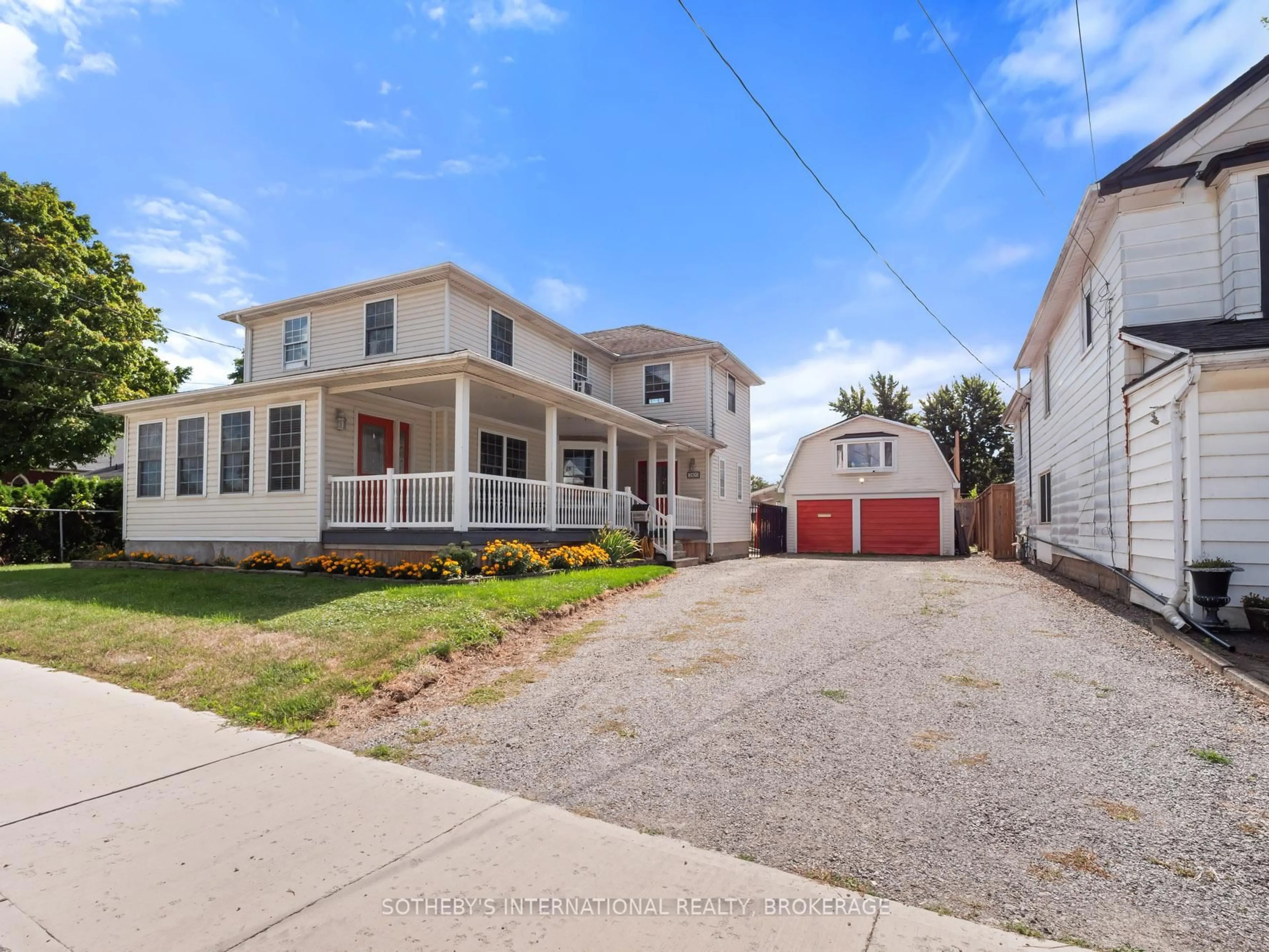 A pic from outside/outdoor area/front of a property/back of a property/a pic from drone, street for 3920 Main St, Niagara Falls Ontario L2G 6B6