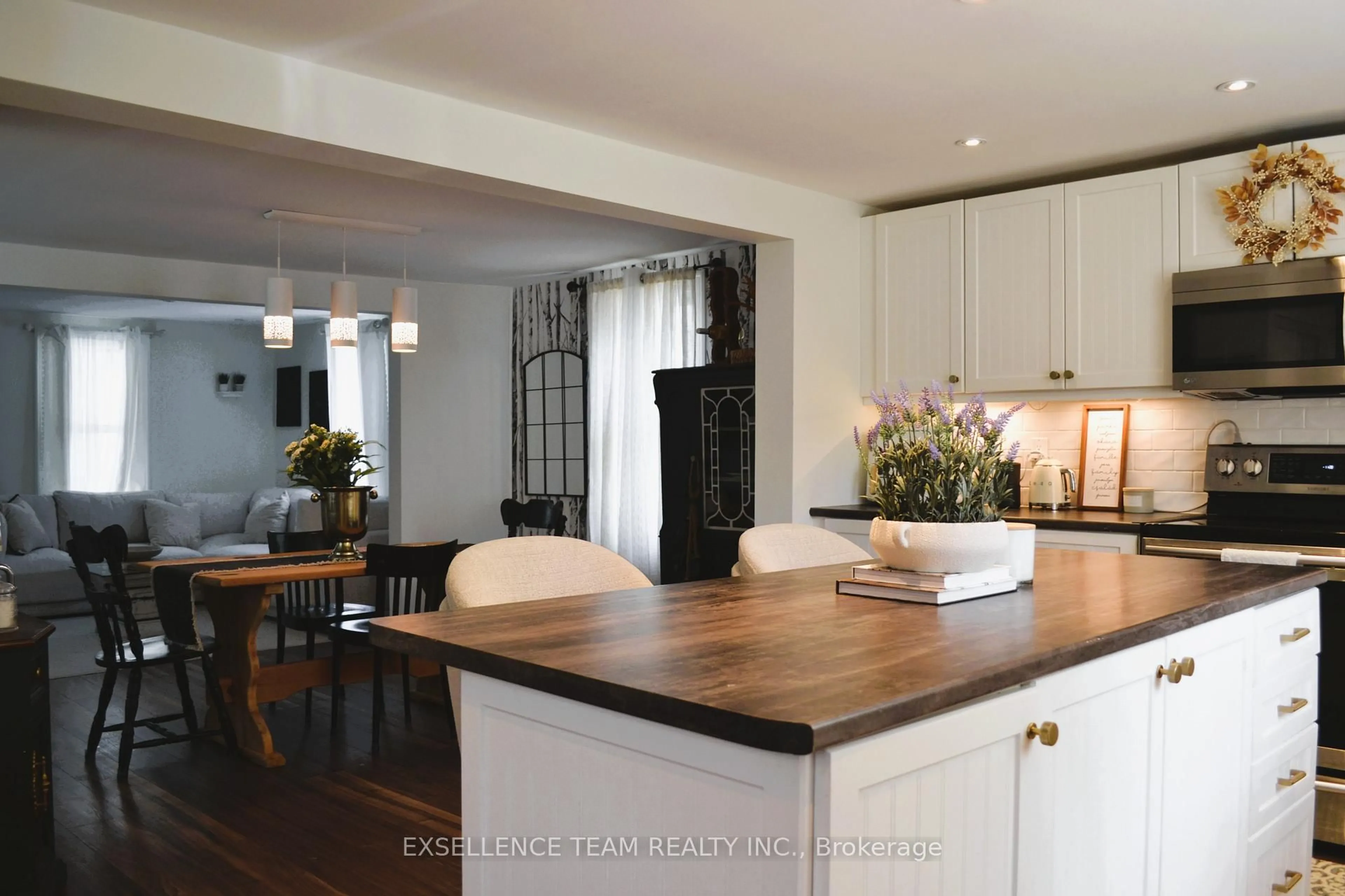 Open concept kitchen, unknown for 340 Sixth St, Cornwall Ontario K6J 2X2