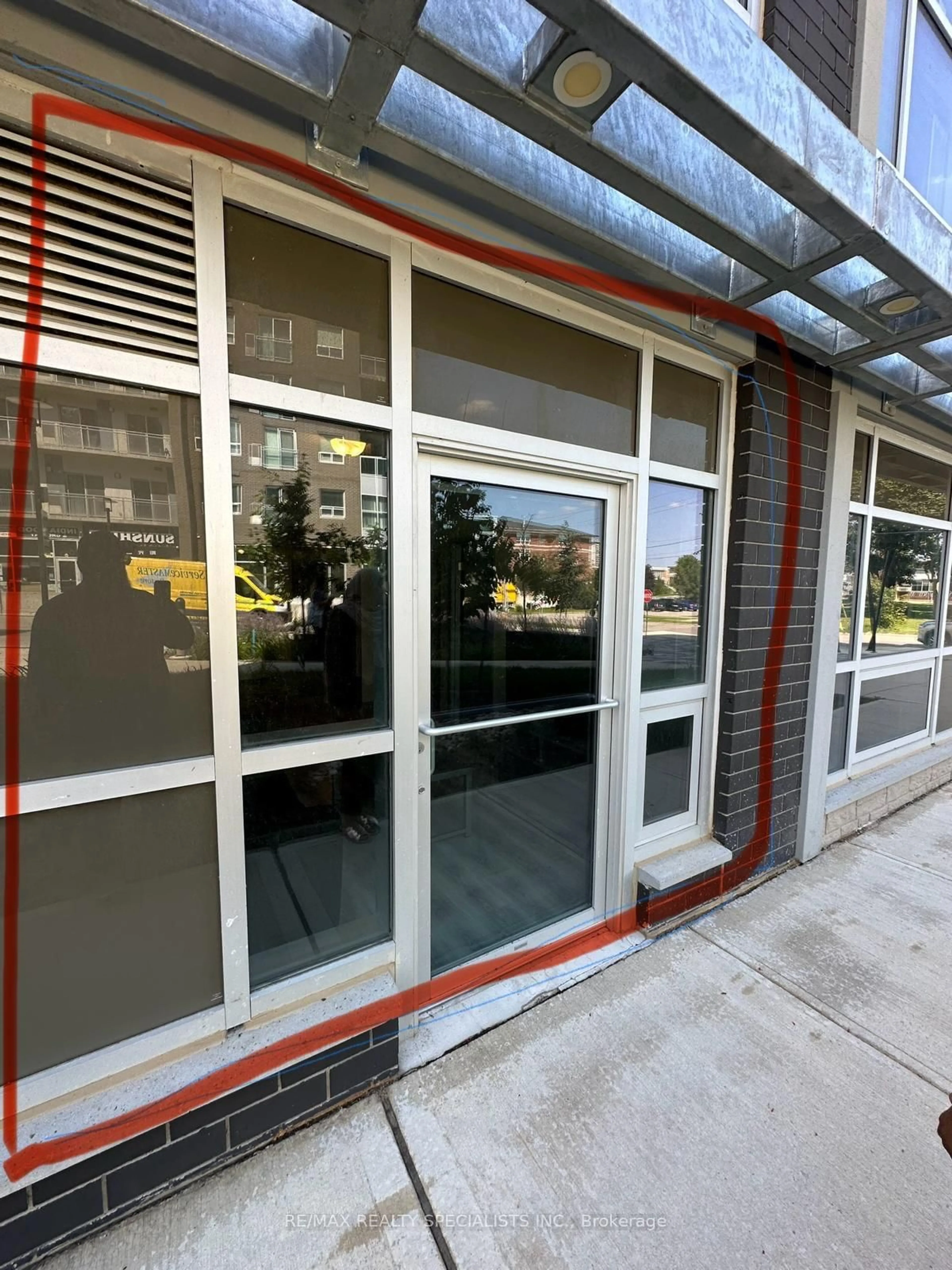 Unknown for 275 LARCH St, Waterloo Ontario N2L 3R2