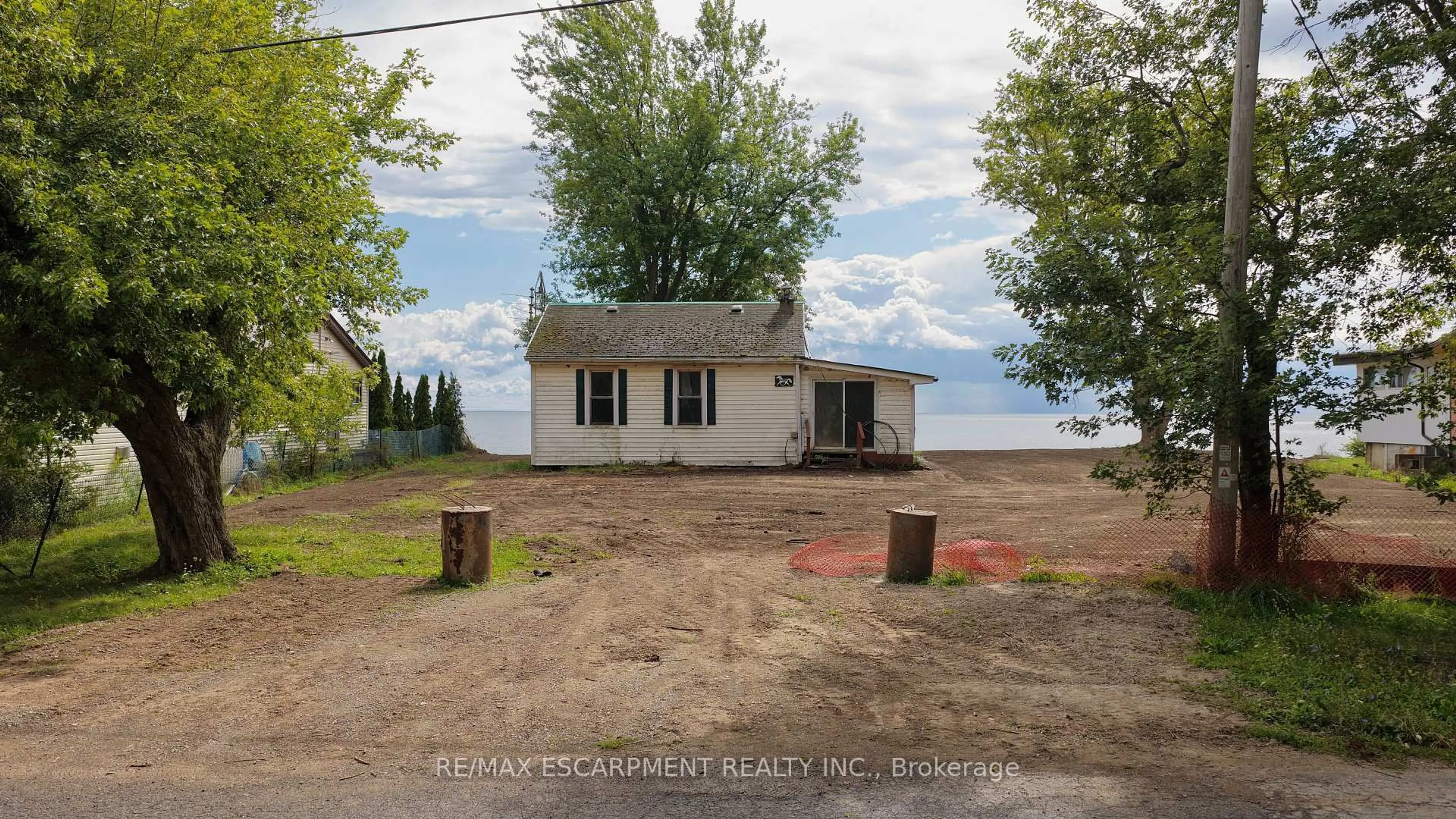 A pic from outside/outdoor area/front of a property/back of a property/a pic from drone, water/lake/river/ocean view for 37 Villella Rd, Haldimand Ontario N0A 1K0