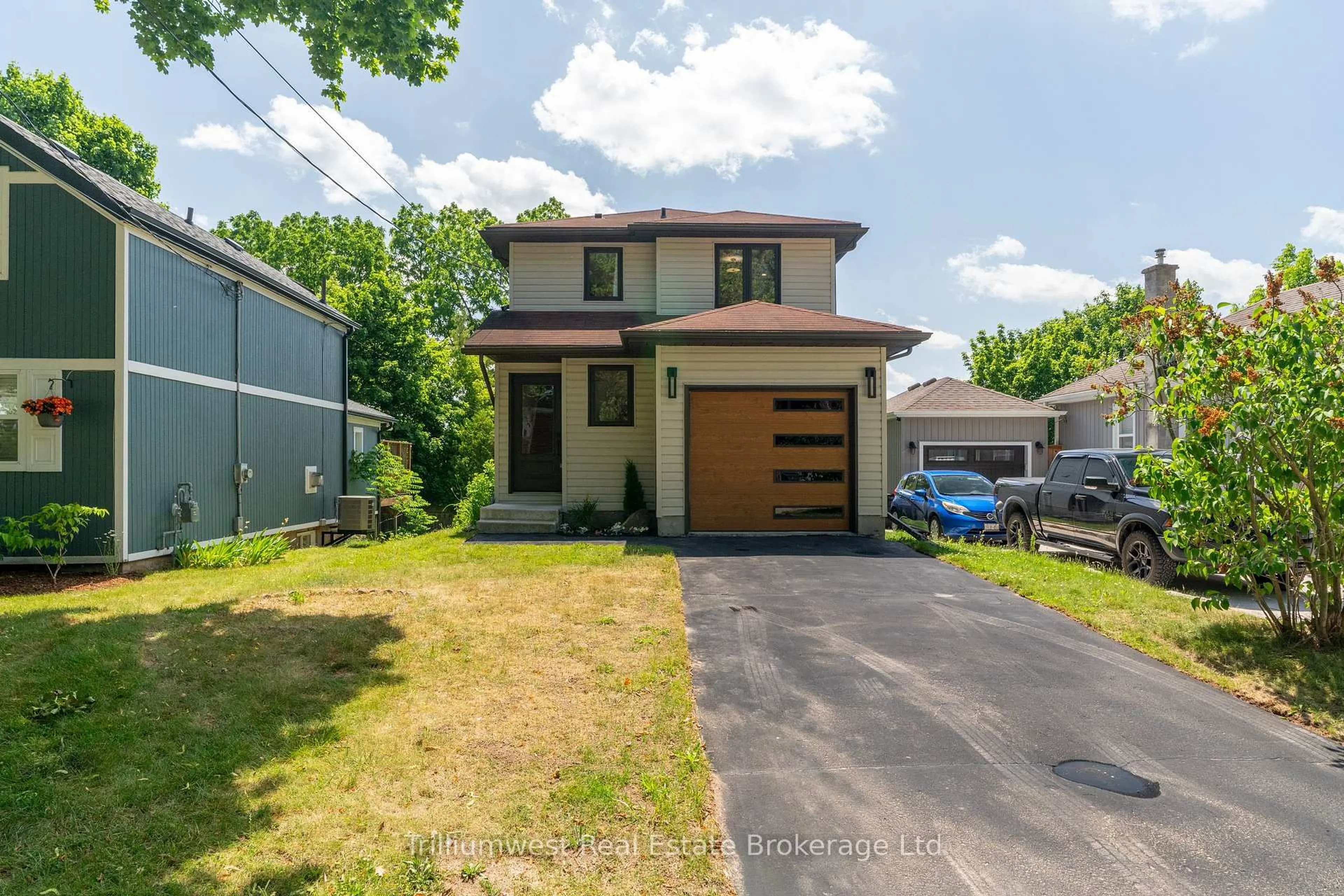 Unknown for 8 Chadwick Ave, Guelph Ontario N1H 3E4
