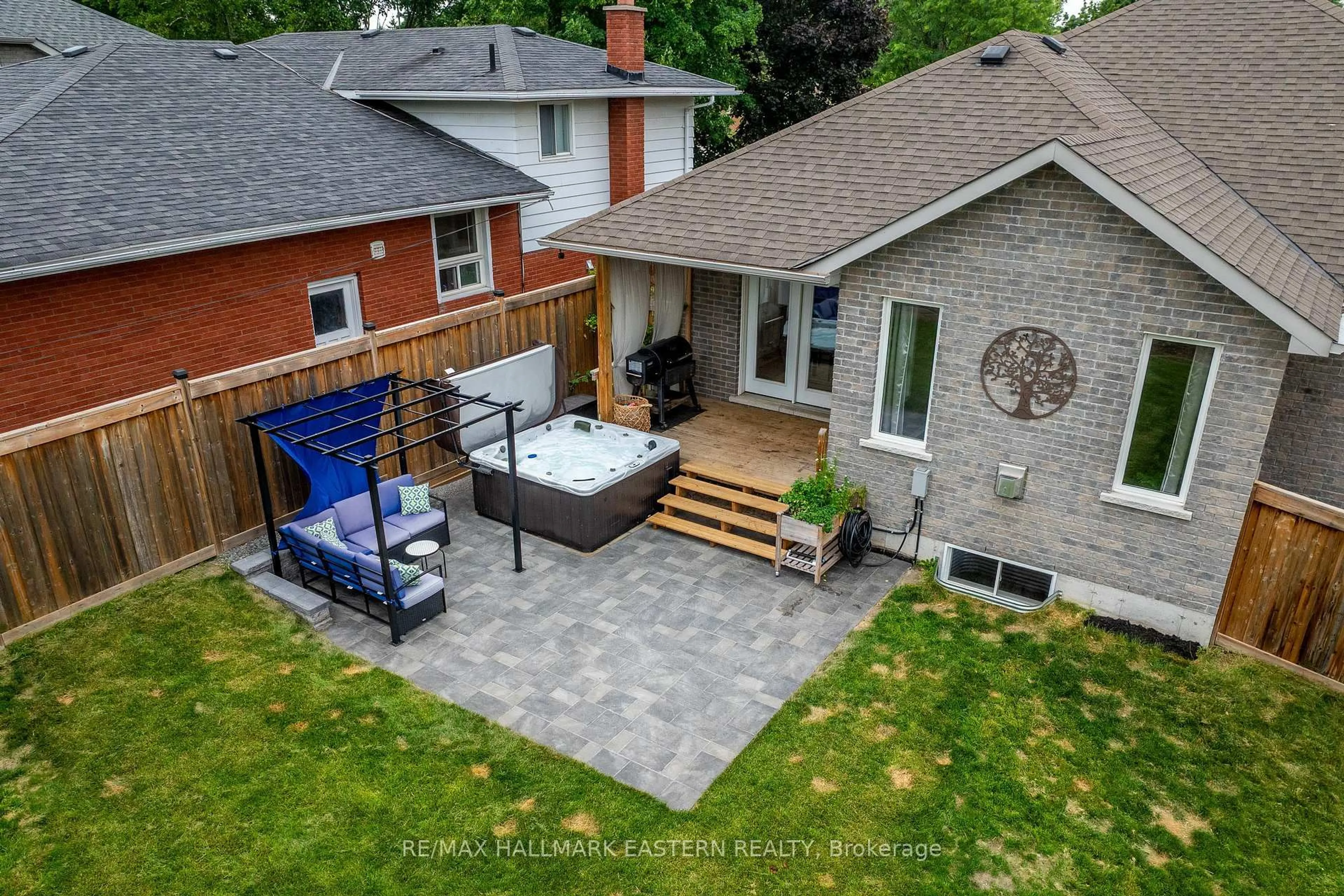 Patio, street for 1787 Waddell Ave, Peterborough Ontario K9K 2G5