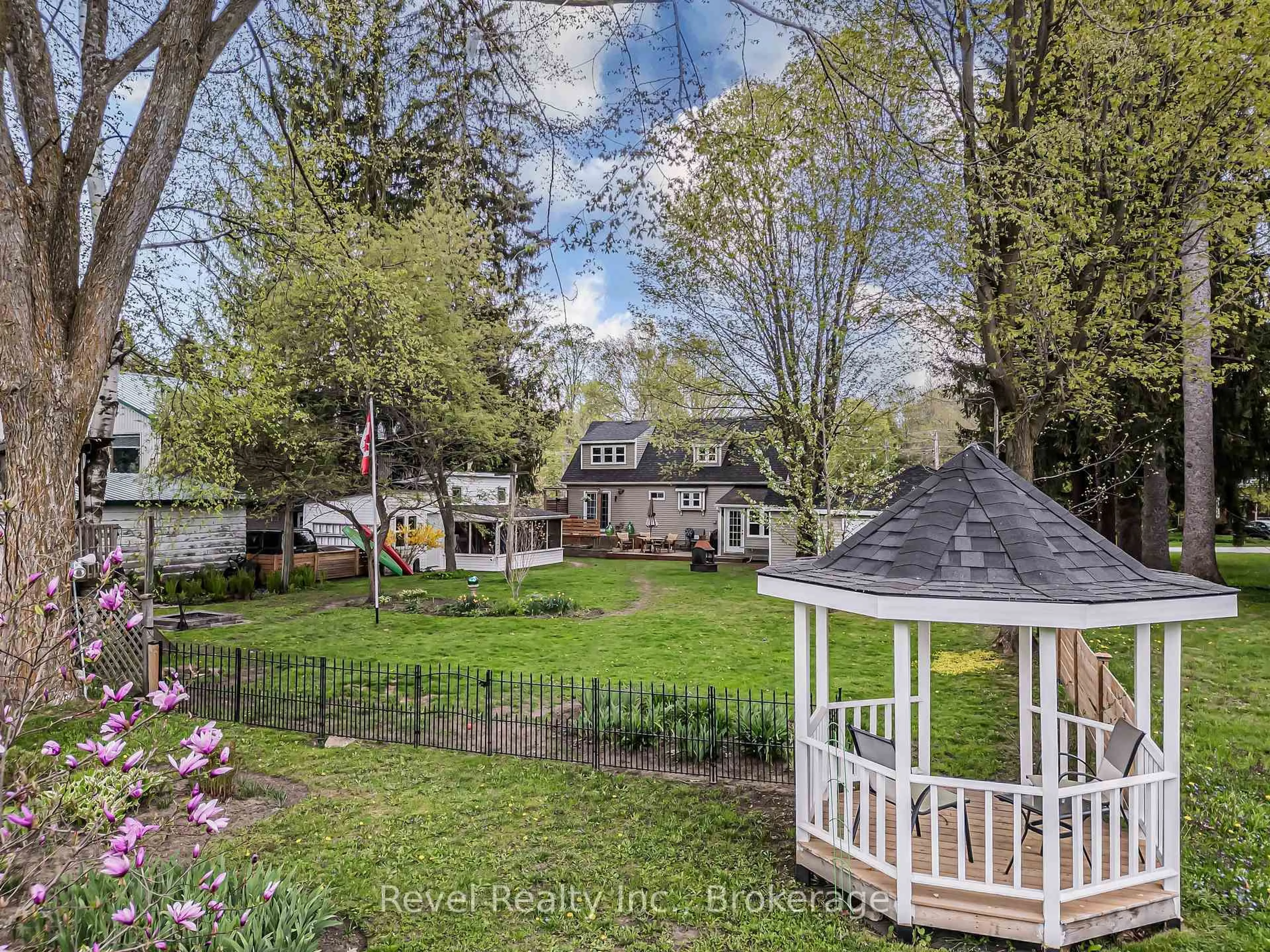 A pic from outside/outdoor area/front of a property/back of a property/a pic from drone, water/lake/river/ocean view for 382 2nd Ave, Georgian Bluffs Ontario N4K 5T1