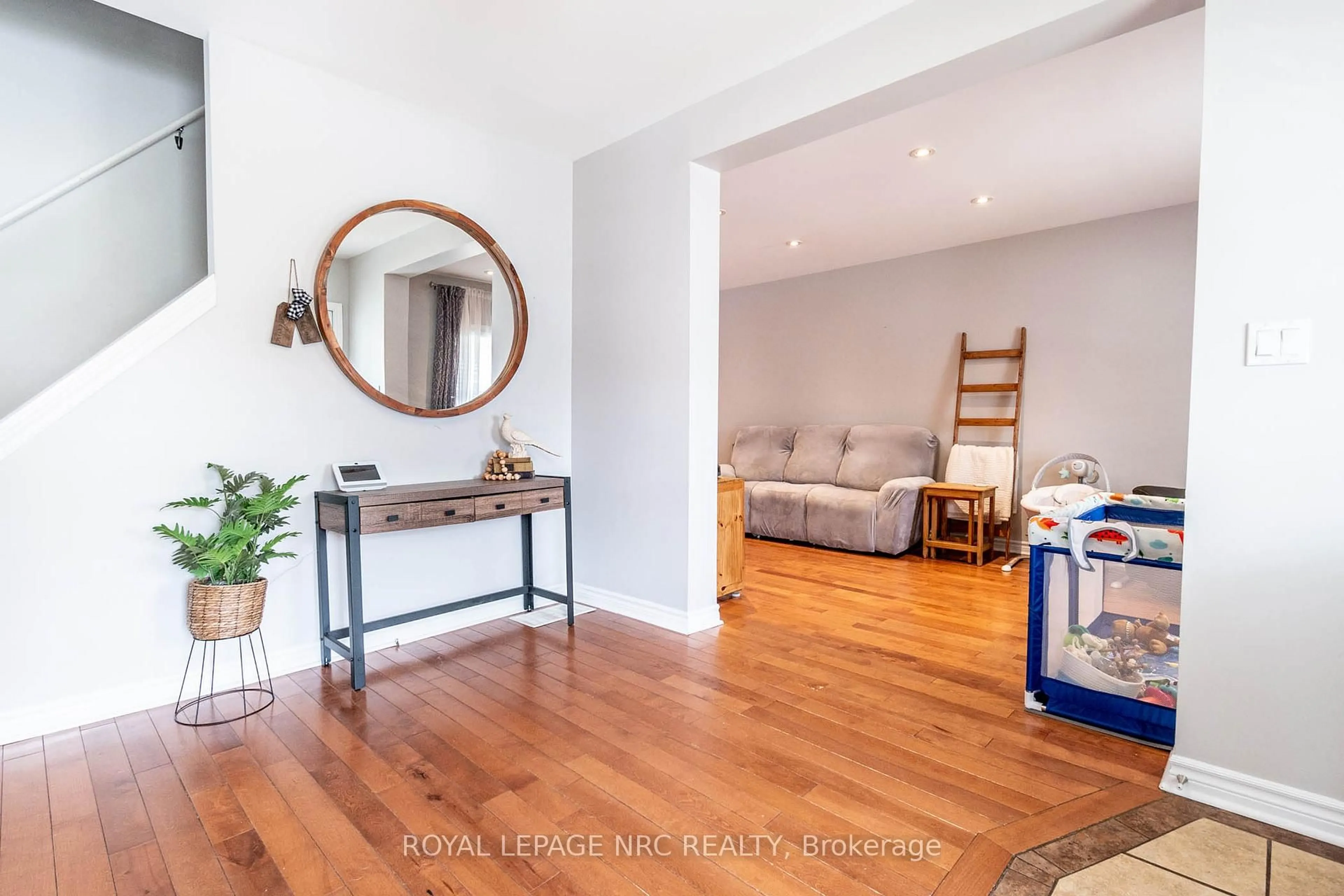 Unknown for 13 Violet St, St. Catharines Ontario L2S 2X1