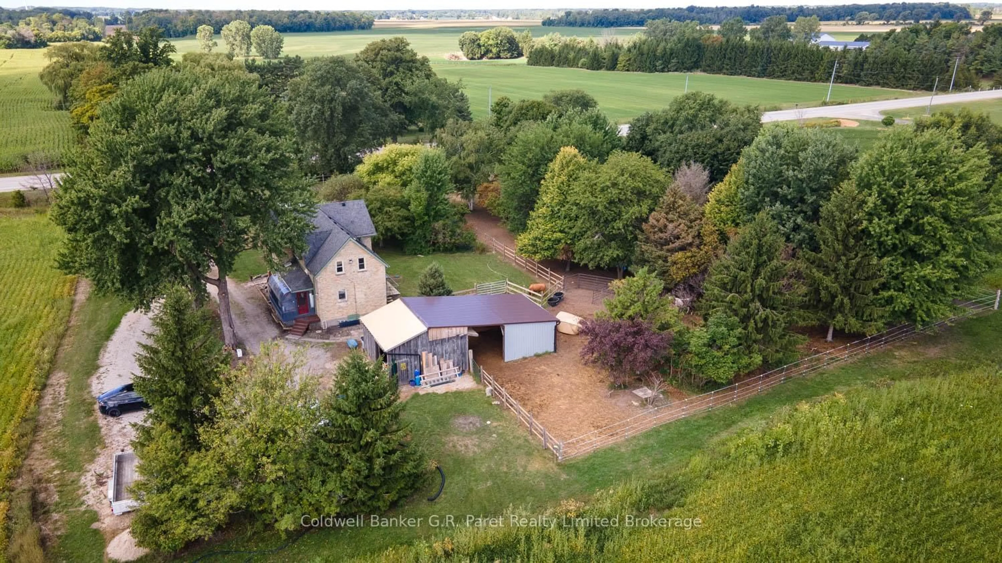 A pic from outside/outdoor area/front of a property/back of a property/a pic from drone, unknown for 69830 Grand Bend Line, South Huron Ontario N0M 2K0