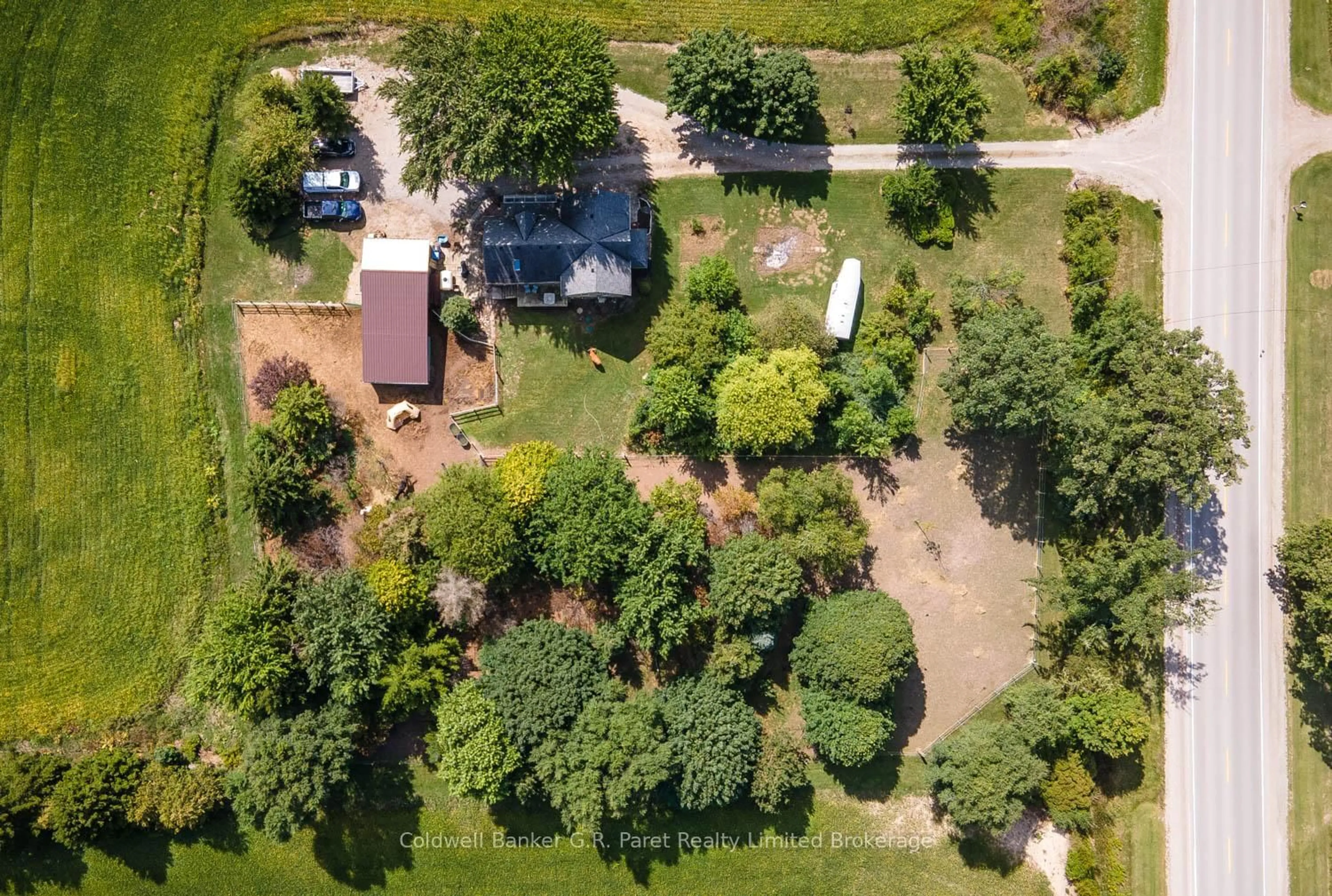A pic from outside/outdoor area/front of a property/back of a property/a pic from drone, unknown for 69830 Grand Bend Line, South Huron Ontario N0M 2K0