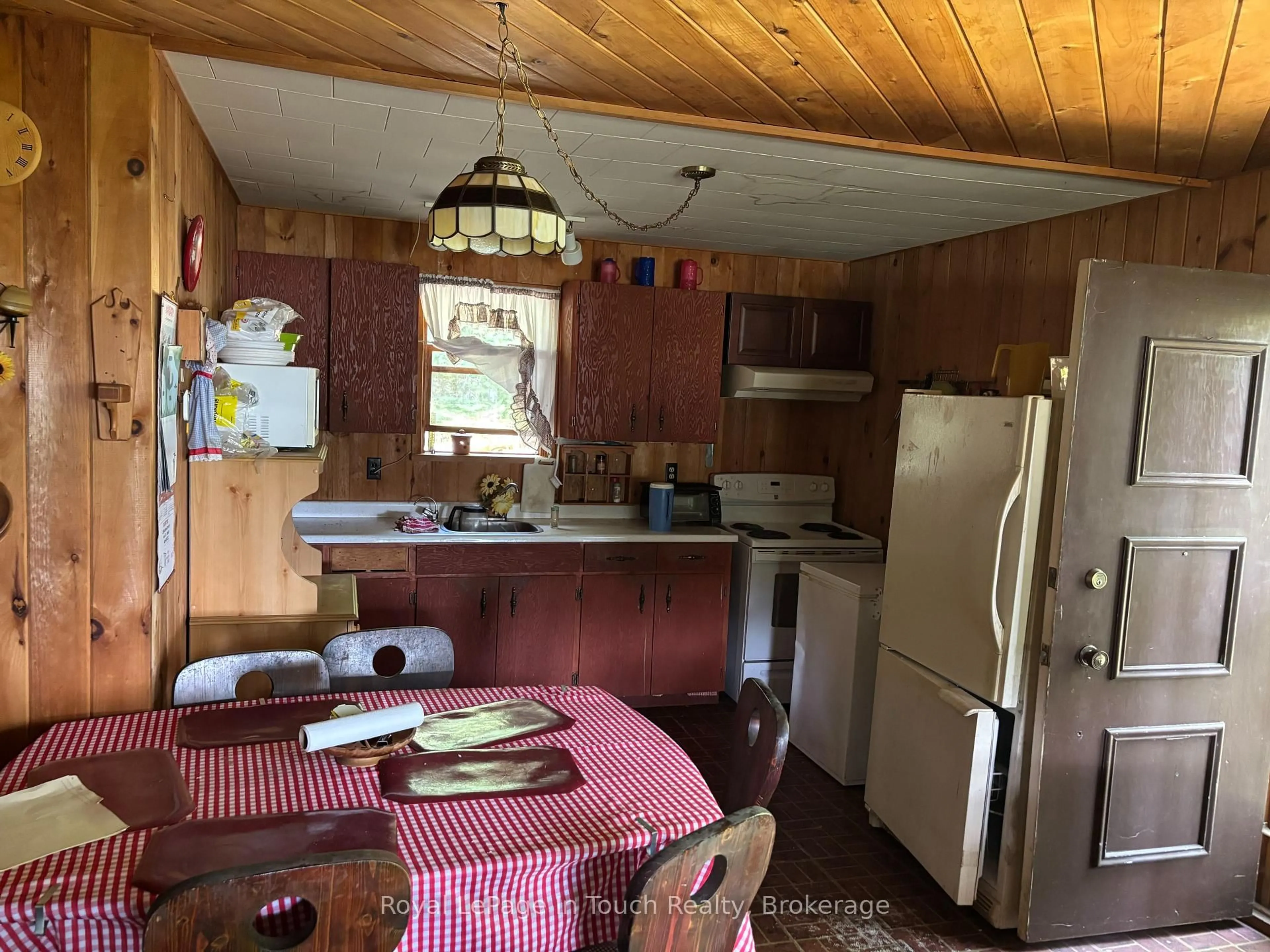 Standard kitchen, unknown for B207   Lot43 B207 lot 43 Island, The Archipelago Ontario L0J 2T0