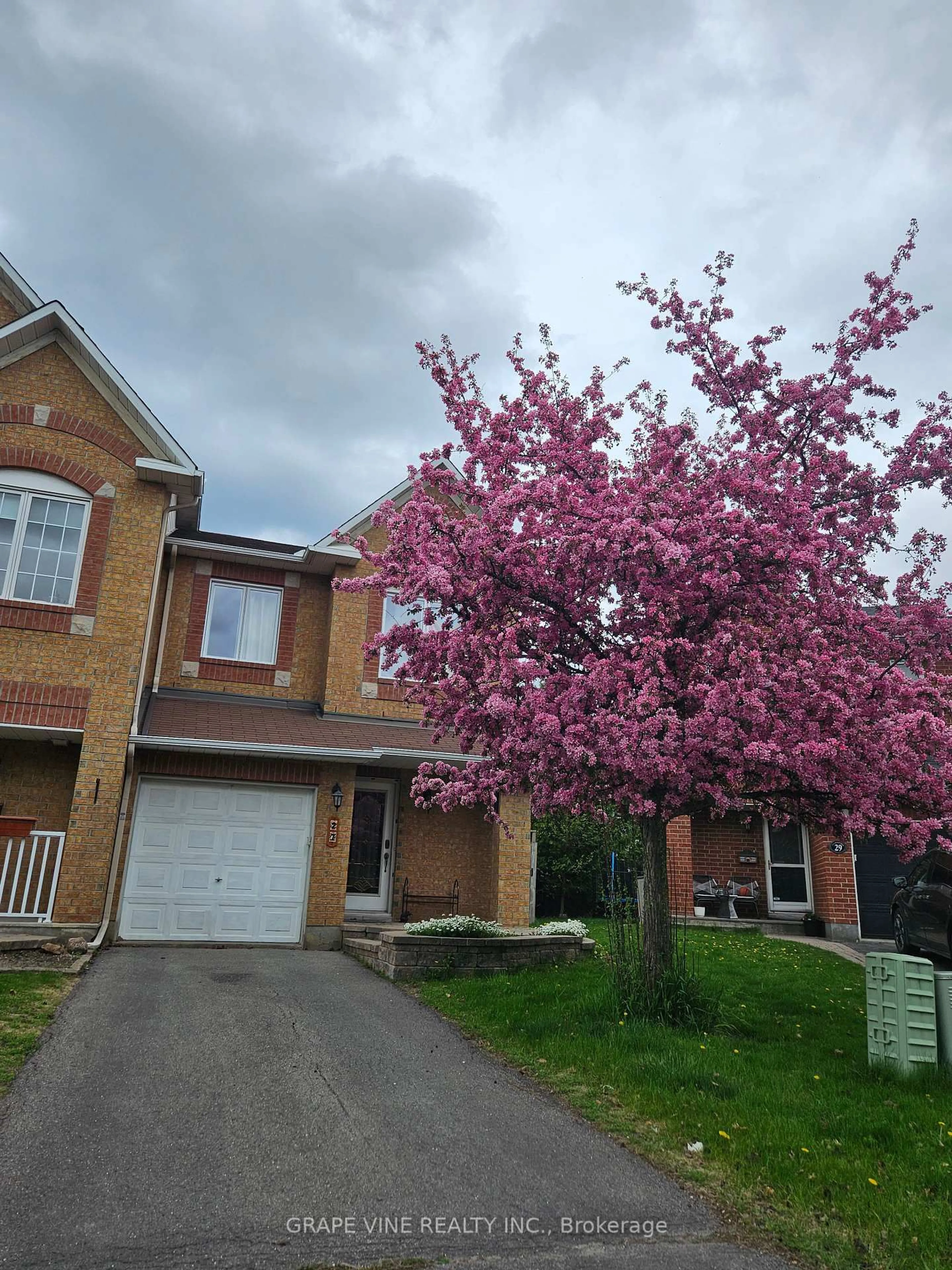 Unknown for 27 Flowertree Cres, Kanata Ontario K2M 2R8