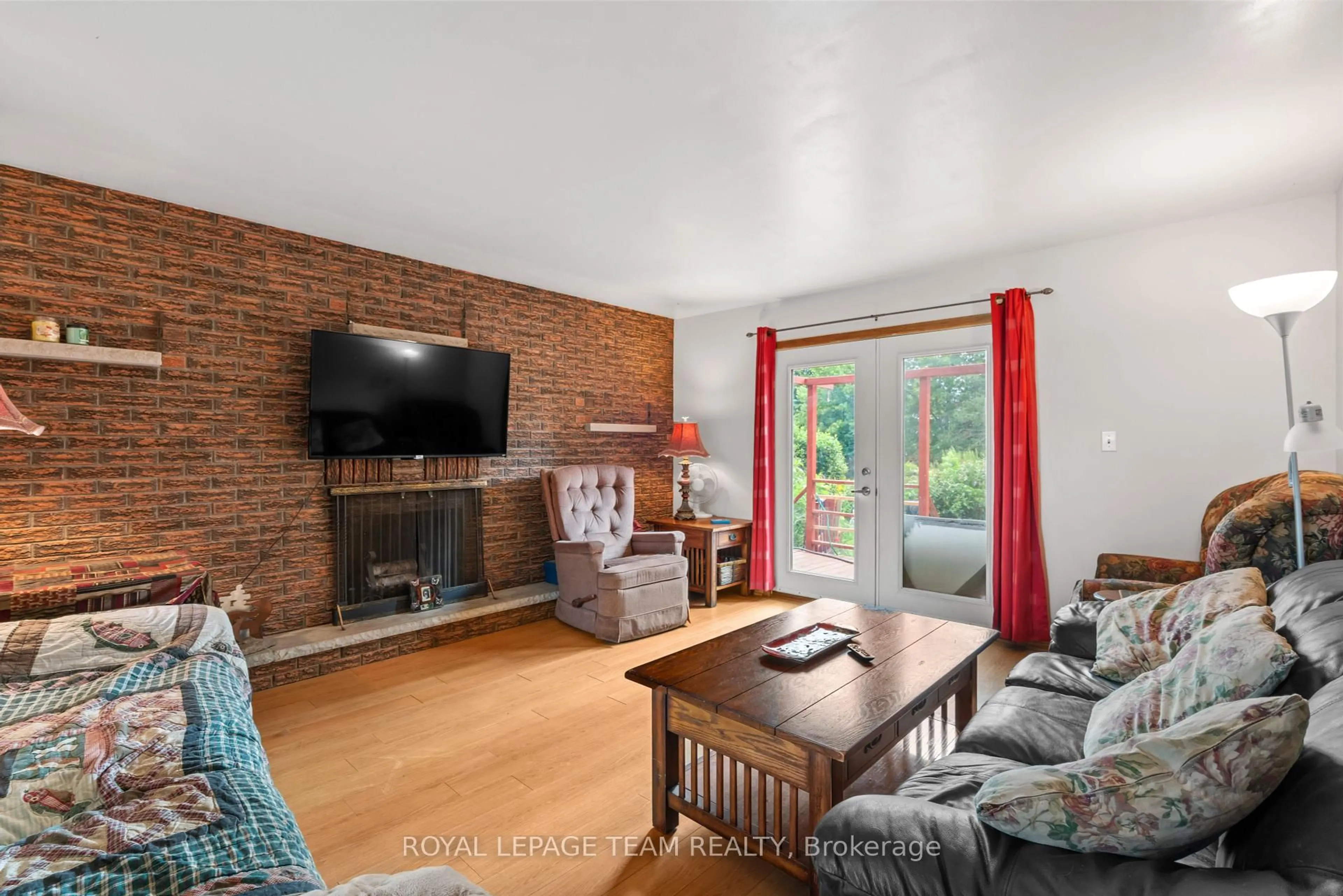 Living room with furniture, unknown for 5687 Cherry St, South Dundas Ontario K0C 1X0
